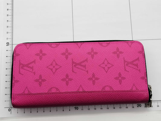 LOUIS VUITTON Taiga Llama M30780 Zippy Wallet Vertical Wallet