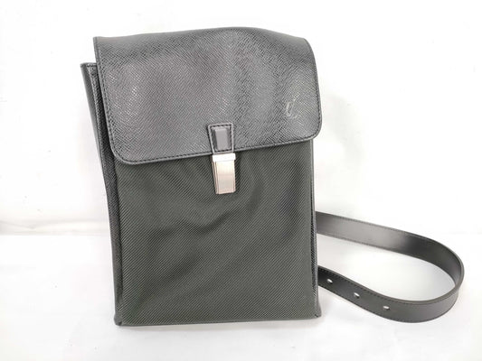 LOUIS VUITTON Taiga Saratov Shoulder Bag