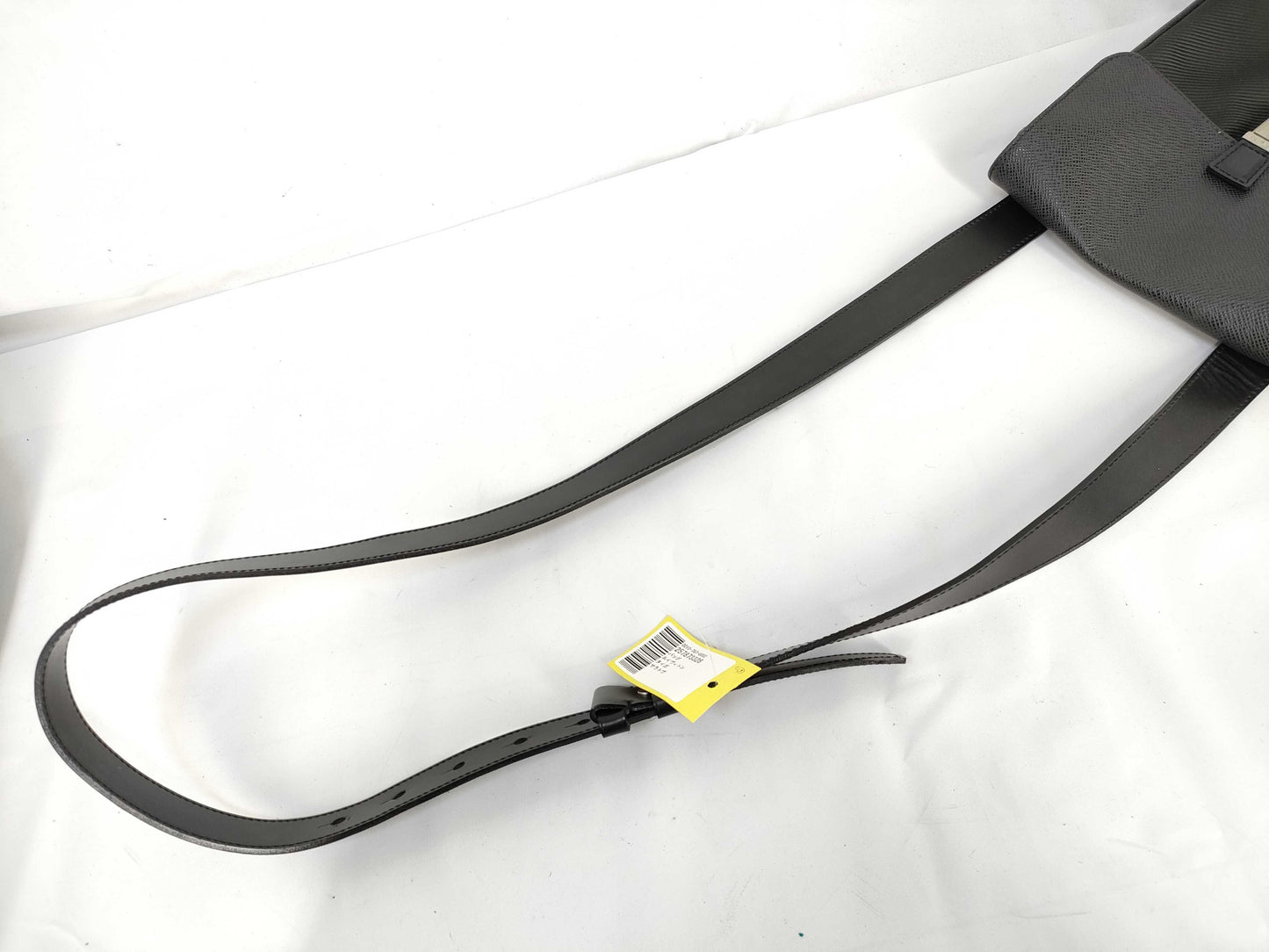 LOUIS VUITTON Taiga Saratov Shoulder Bag