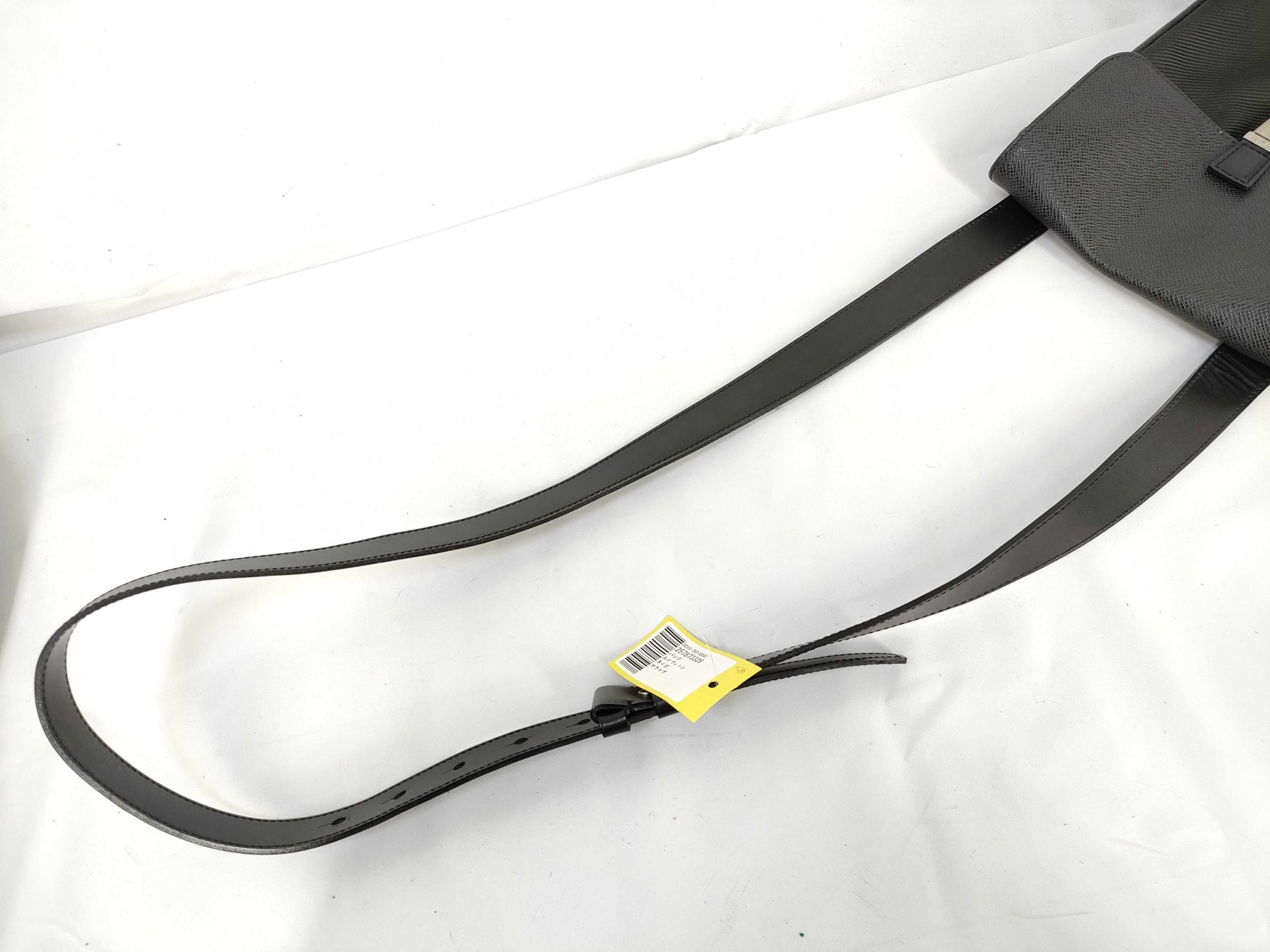 LOUIS VUITTON Taiga Saratov Shoulder Bag