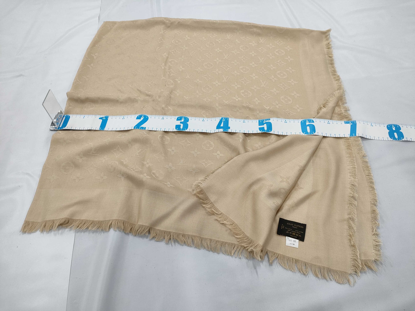 LOUIS VUITTON Stole and other accessories