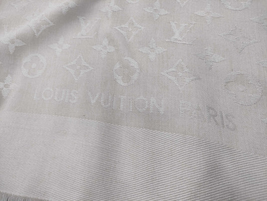 LOUIS VUITTON Stole and other accessories