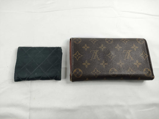 LOUIS VUITTON Monogram Wallet/Chanel Stone Wallet