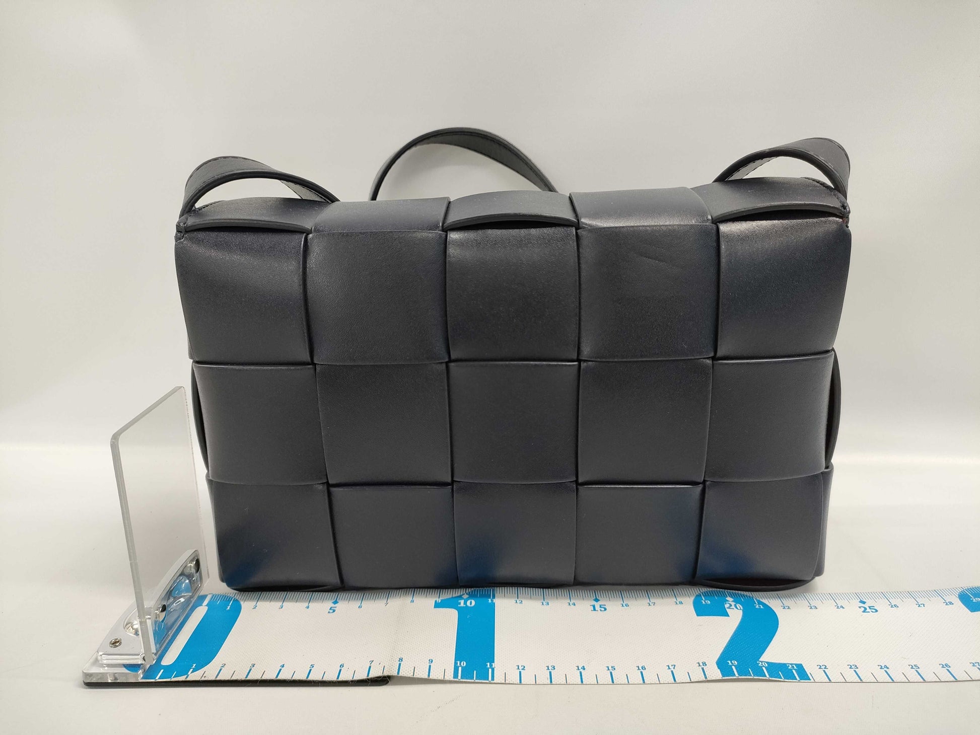 BOTTEGA VENETA Intrecciato Maxi Intrecciato Cassette Shoulder Bag