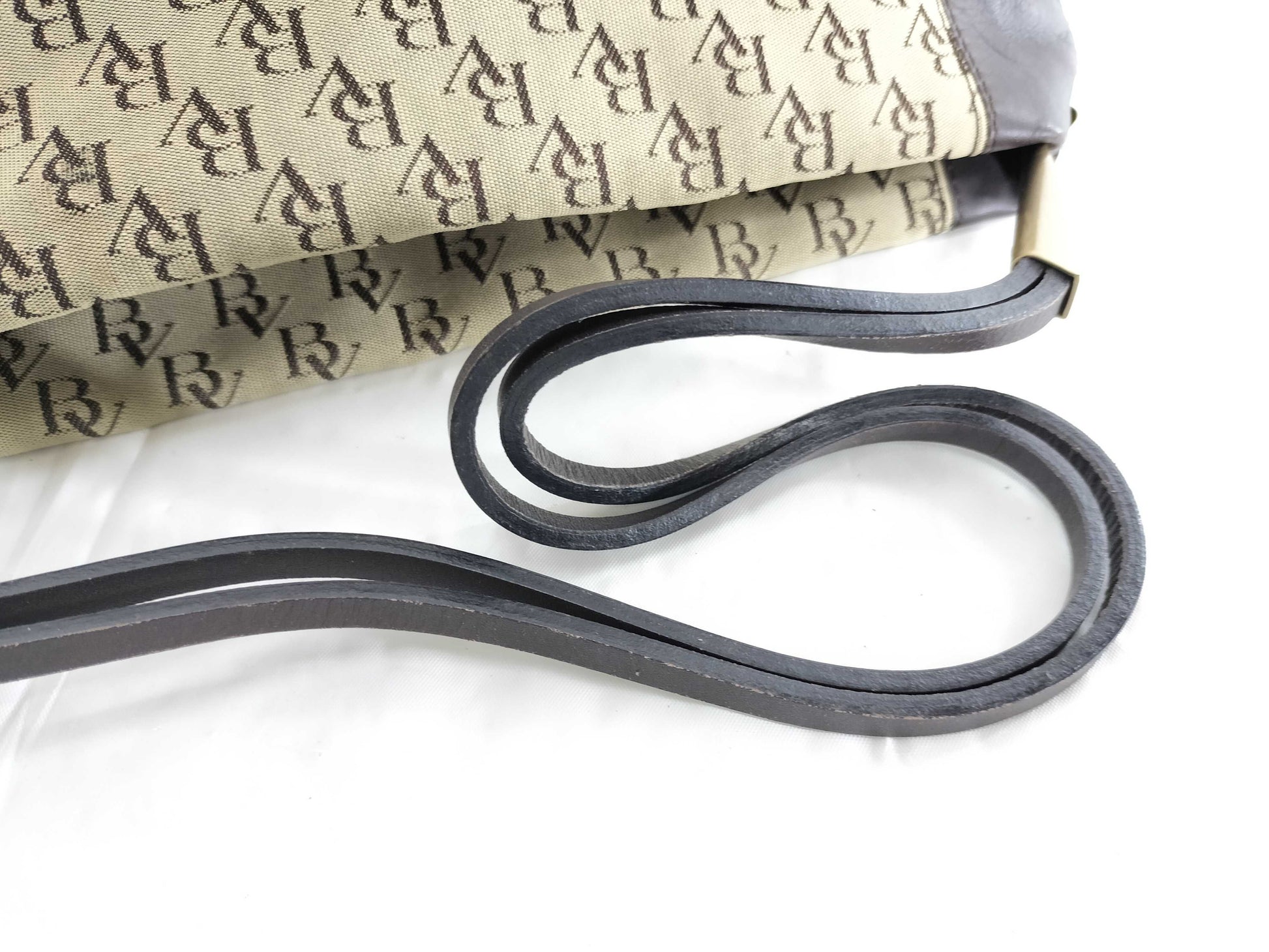 BOTTEGA VENETA logo one-shoulder shoulder bag