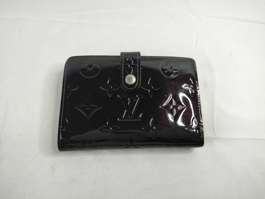 LOUIS VUITTON Vernis Portefeuille Viennois Amaranth Wallet