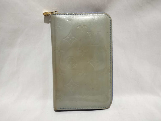 LOUIS VUITTON Vernis Round Zip Wallet