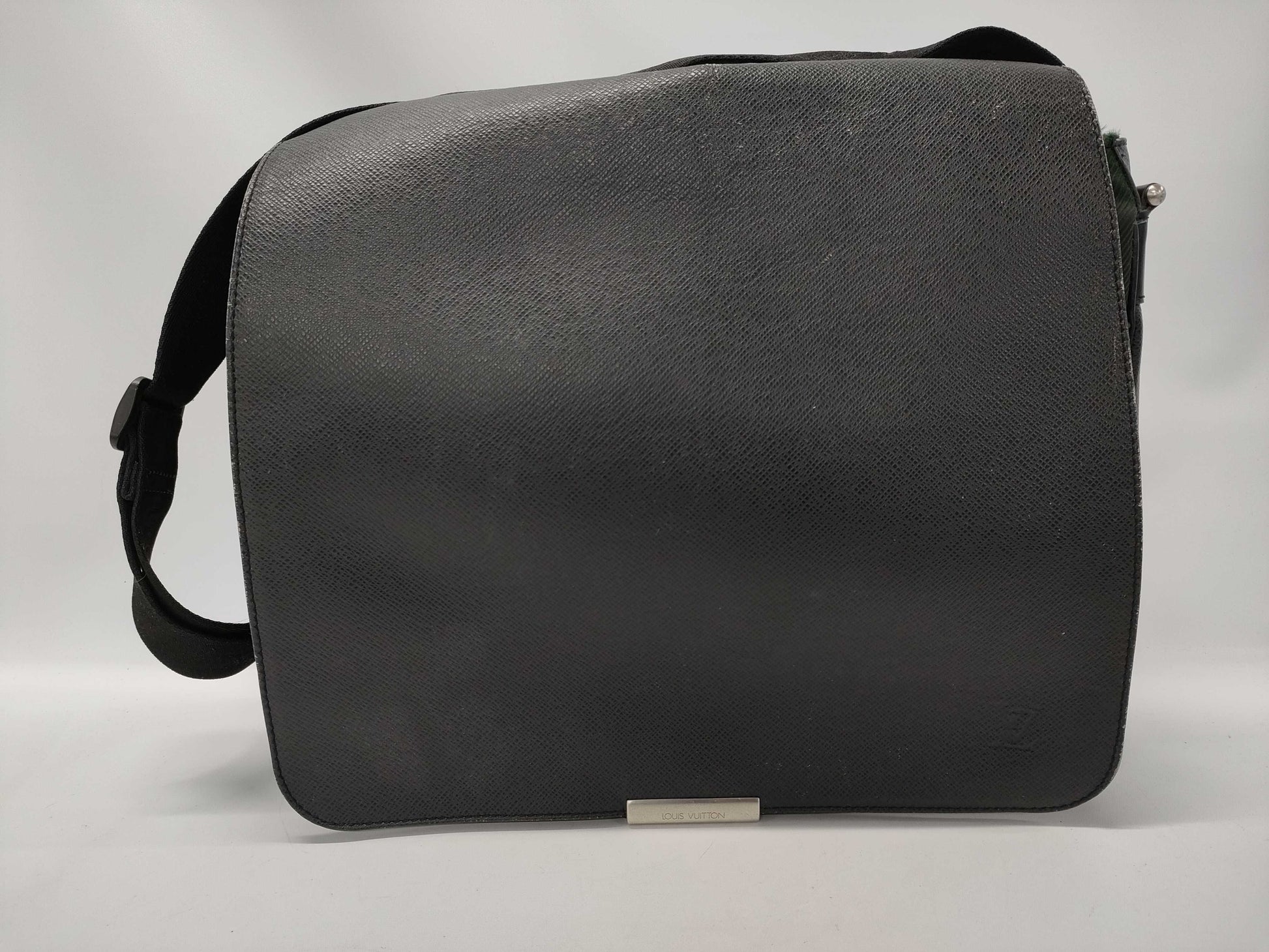 LOUIS VUITTON Taiga Victor Shoulder Bag