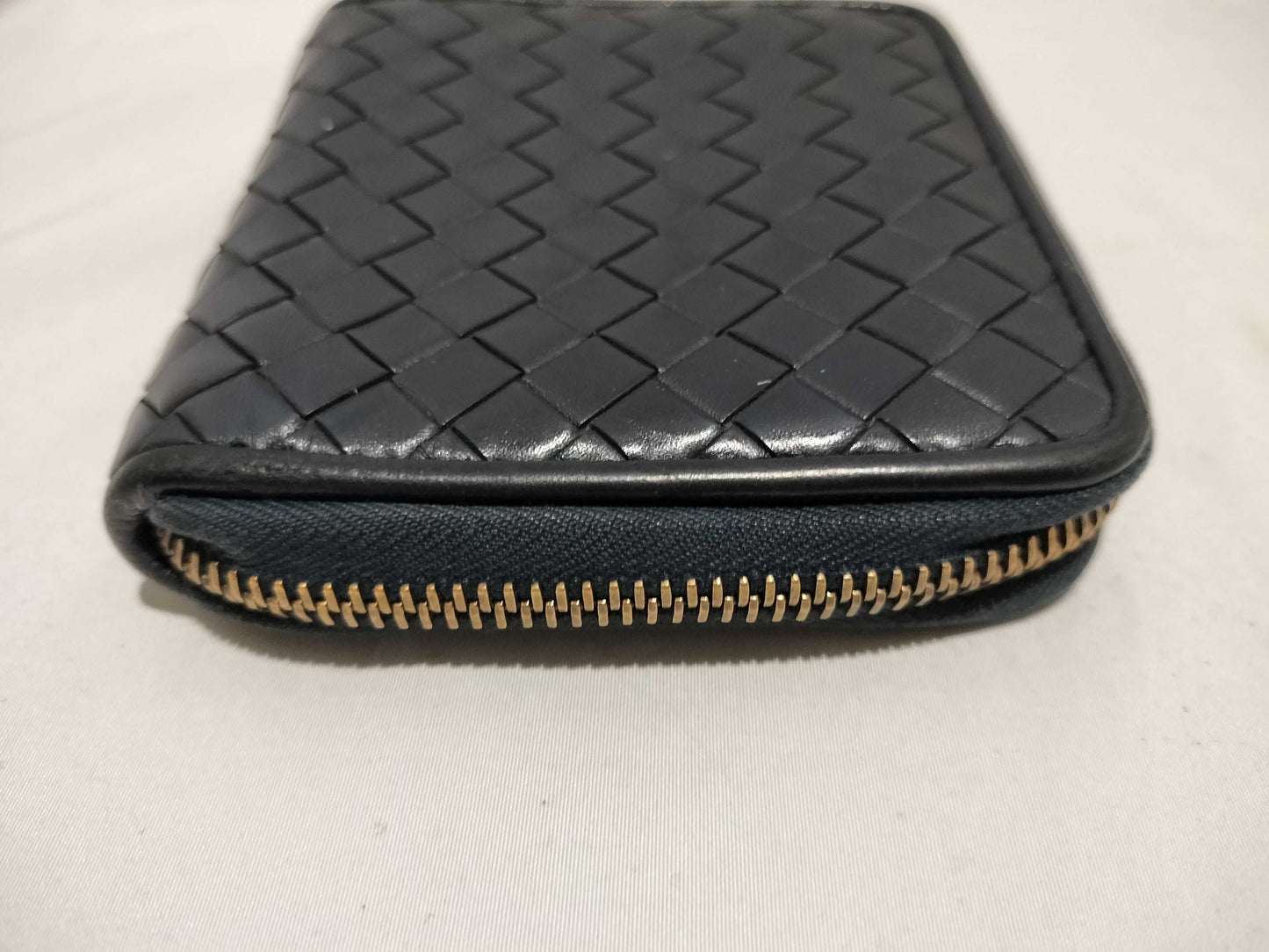 BOTTEGA VENETA Intrecciato Round Wallet