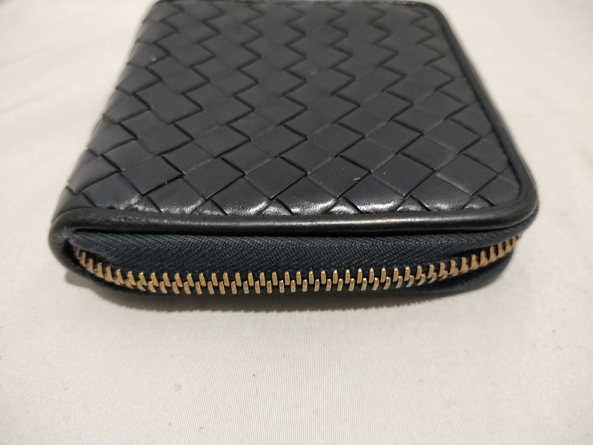 BOTTEGA VENETA Intrecciato Round Wallet