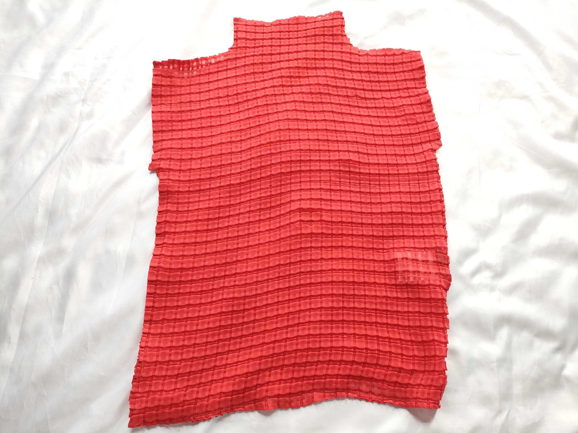 ISSEY MIYAKE sleeveless red top