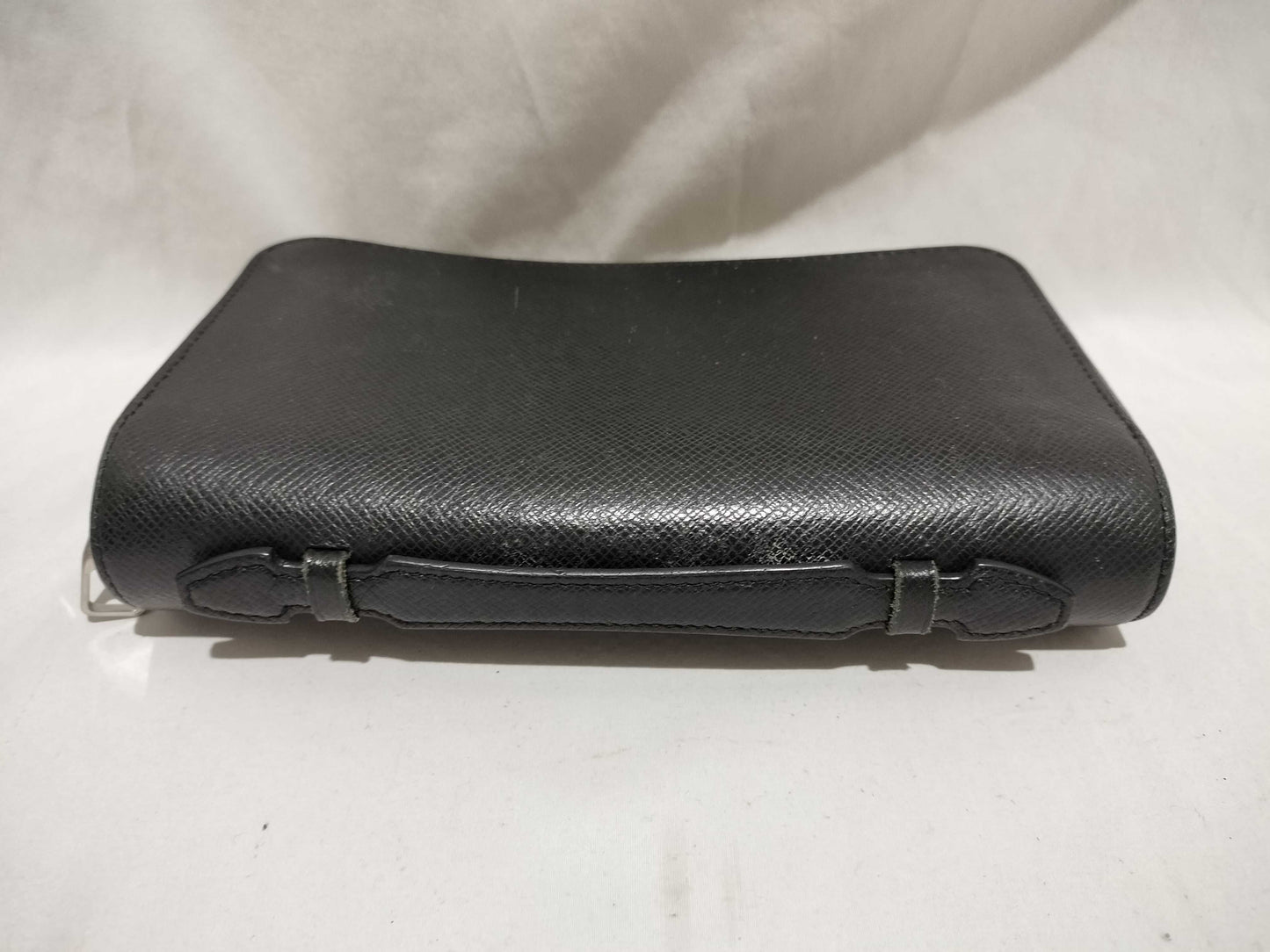 LOUIS VUITTON Taiga M44275 Zippy XL Noir Wallet