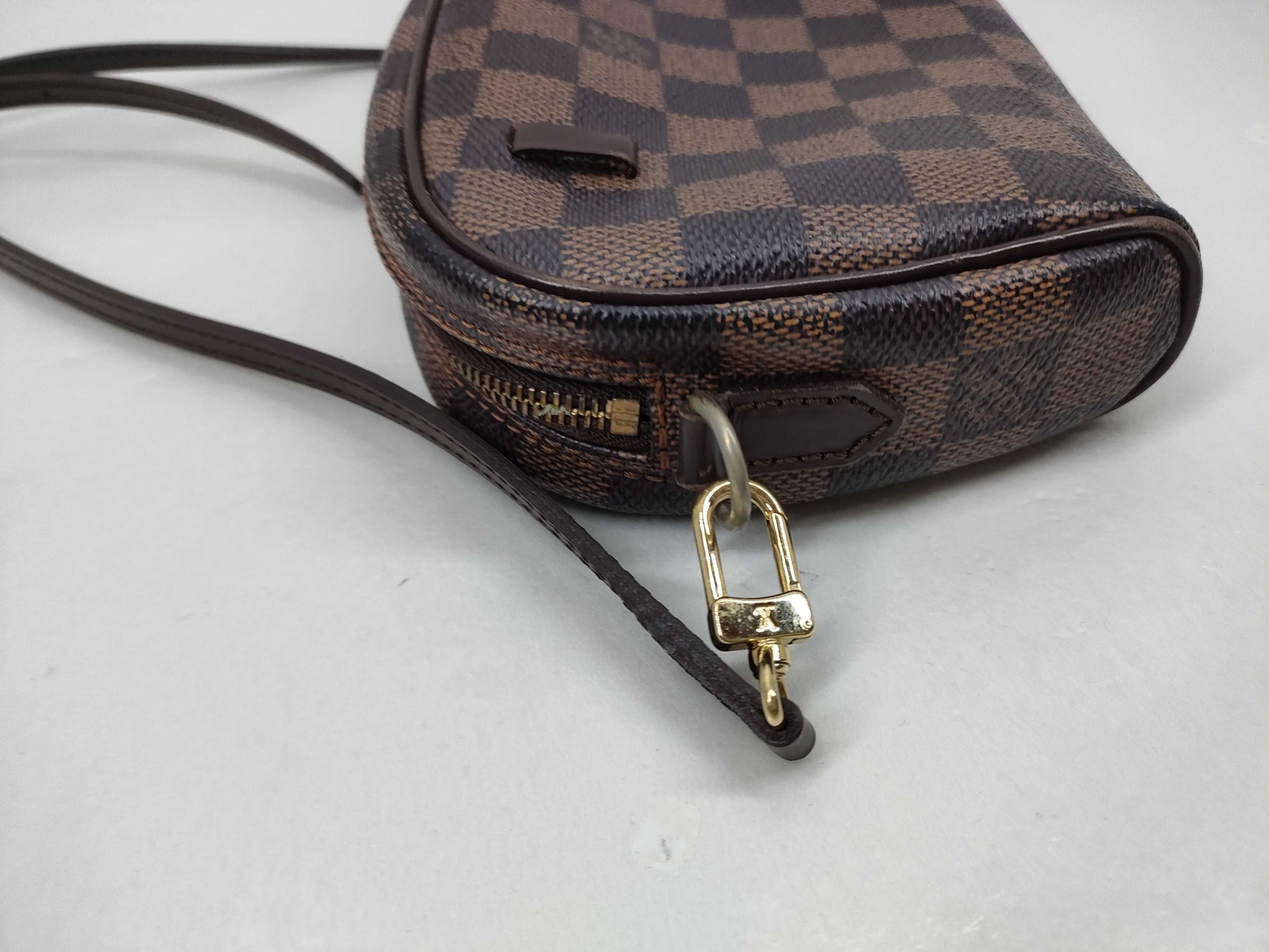 LOUIS VUITTON Damier N51296 Damier Pochette Ipanema Shoulder Bag