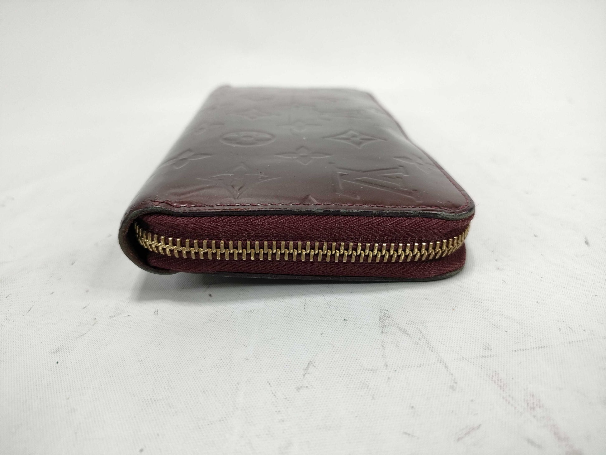 LOUIS VUITTON Zippy Wallet Amaranth Color Wallet