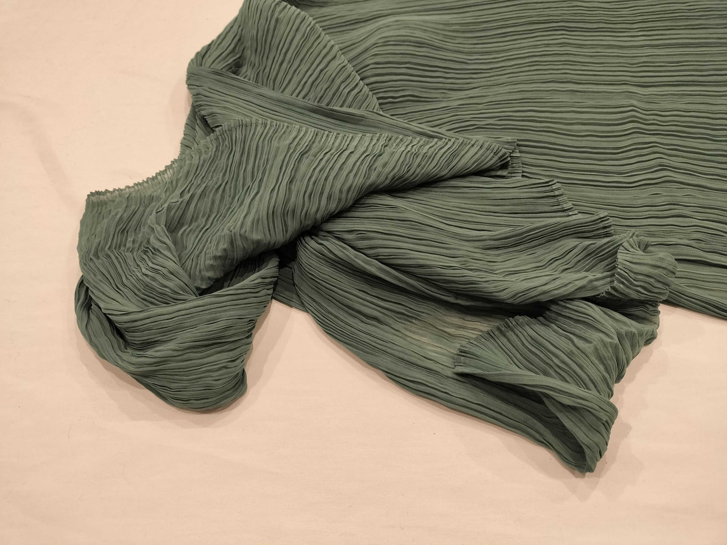 ISSEY MIYAKE Pleats Please/Green/Deformed/Tops Other Apparel