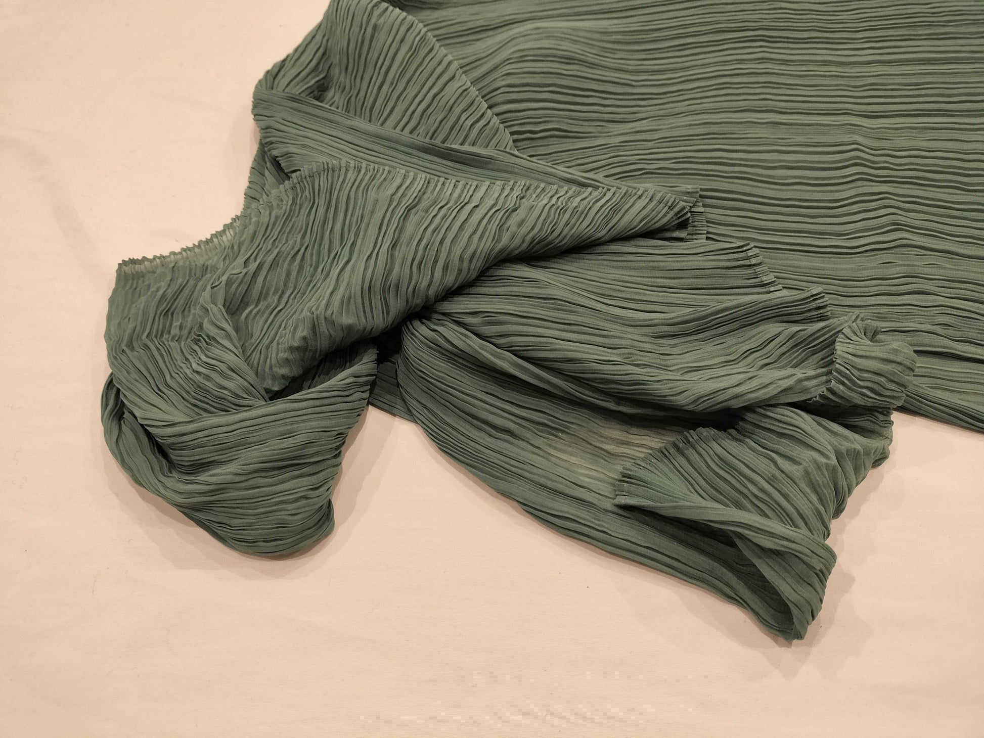 ISSEY MIYAKE Pleats Please/Green/Deformed/Tops Other Apparel