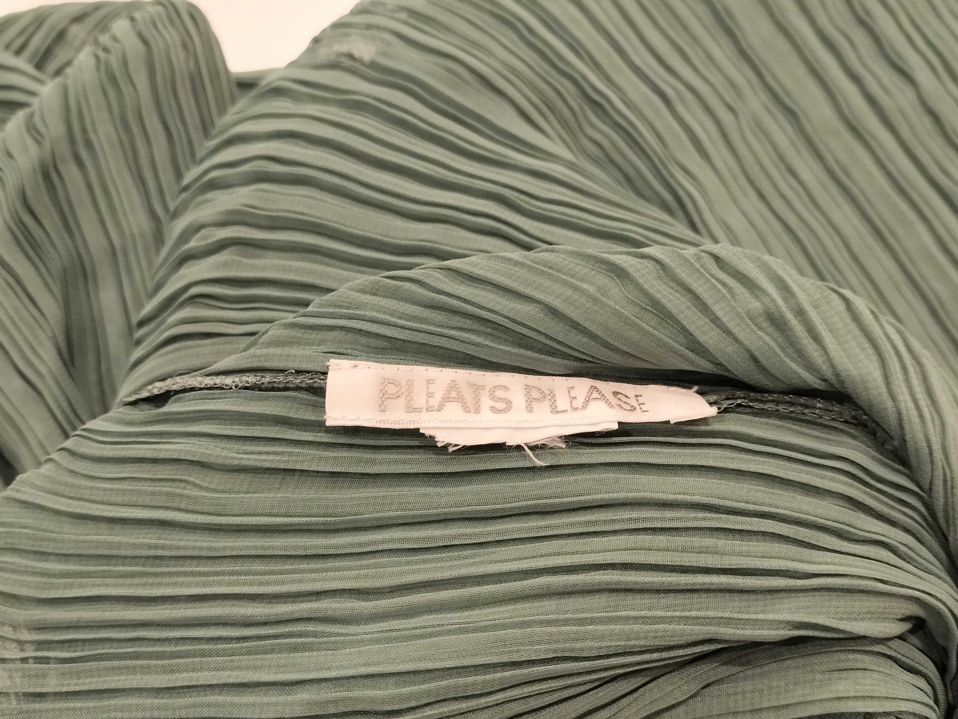 ISSEY MIYAKE Pleats Please/Green/Deformed/Tops Other Apparel