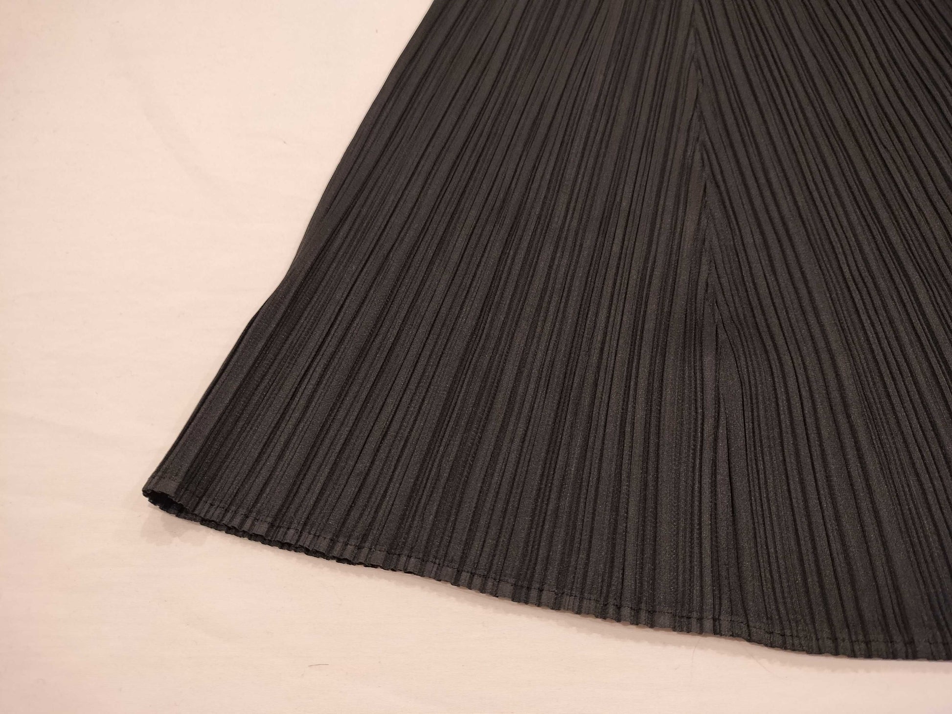 ISSEY MIYAKE Pleats Please/Black/Bottoms Skirt