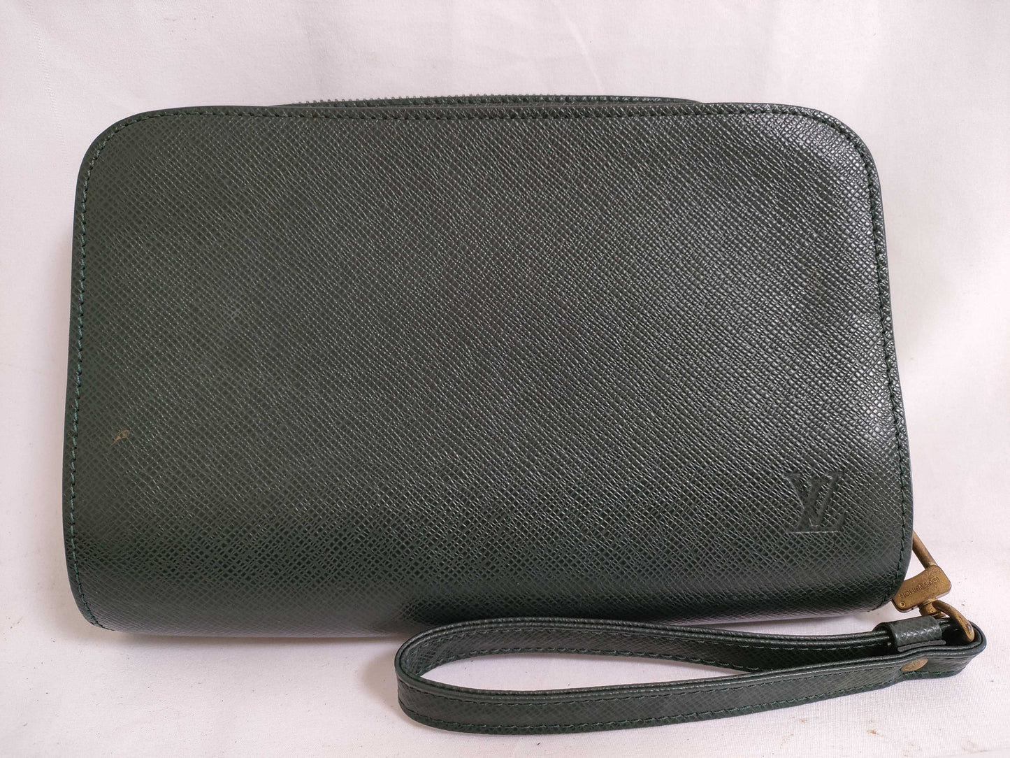 LOUIS VUITTON Taiga Baikal Ardoise Pouch
