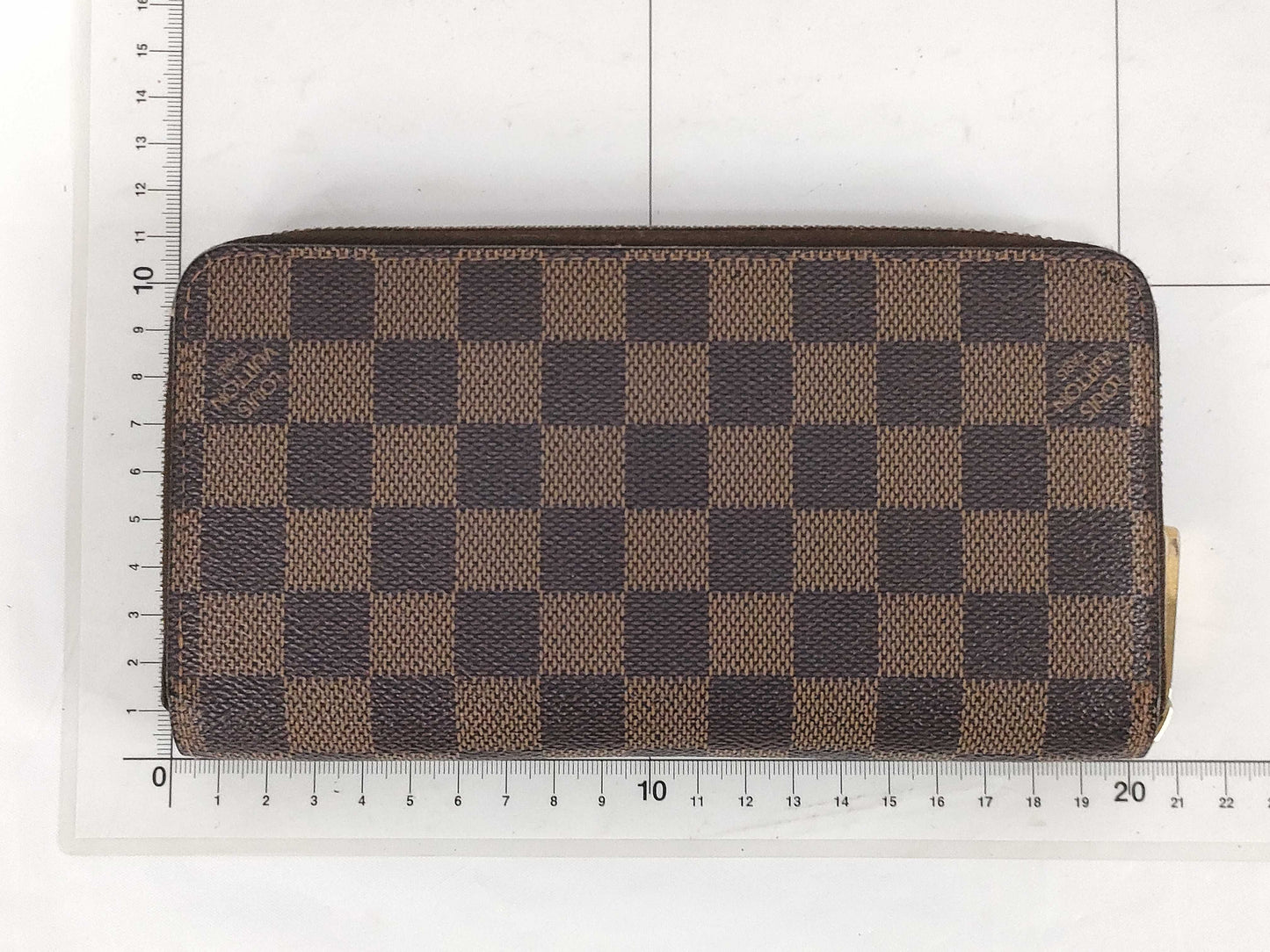 LOUIS VUITTON Damier Zippy Wallet