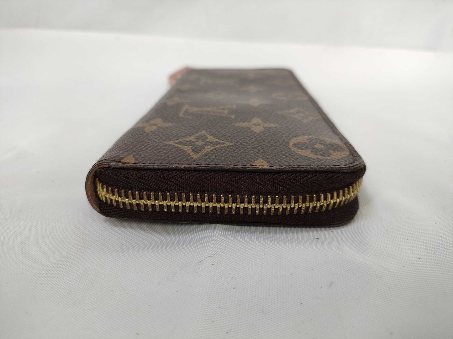LOUIS VUITTON Monogram Zippy Wallet