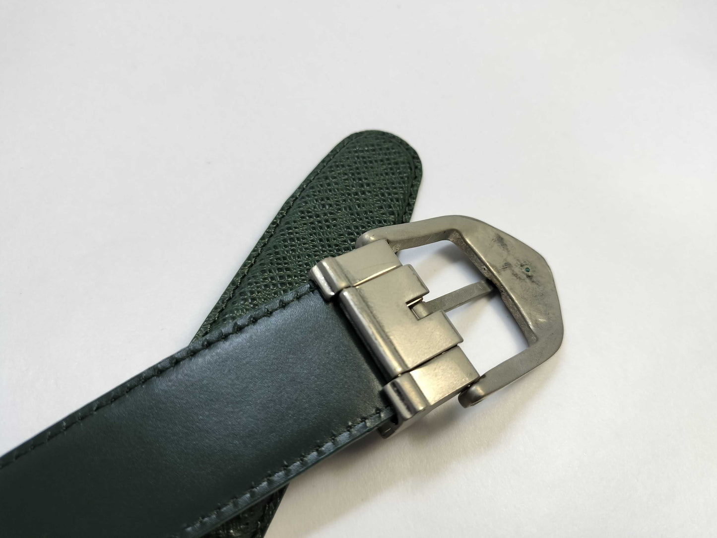 LOUIS VUITTON Taiga Santur Classic Silver Hardware Buckle Belt CT0914