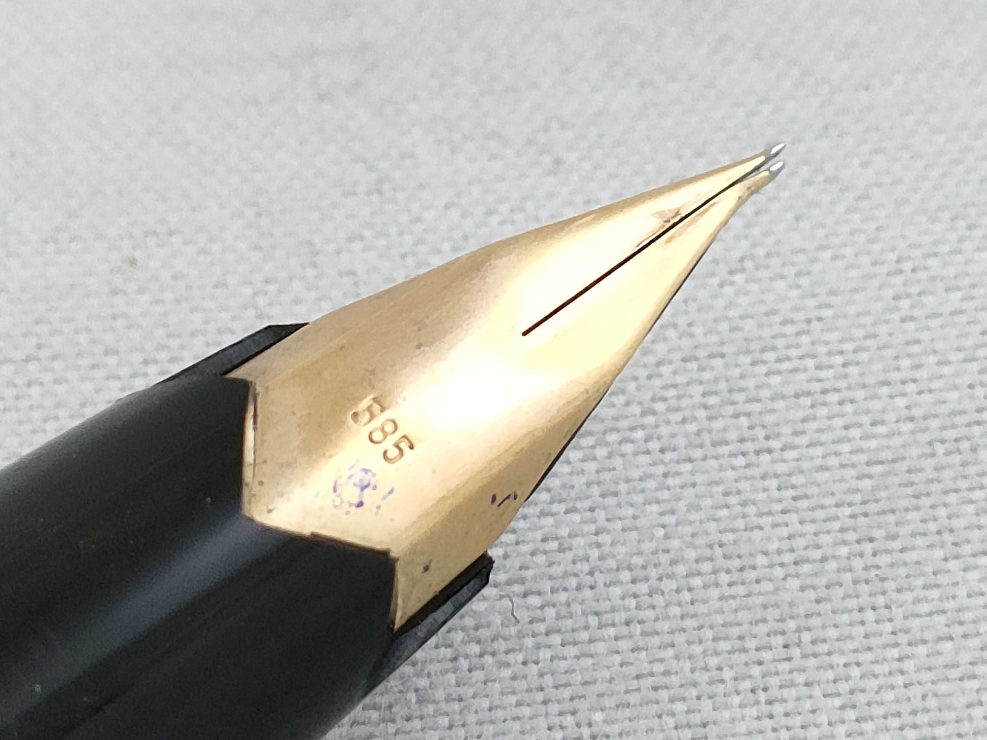 MONTBLANC Montblanc Fountain Pen, Nib 585