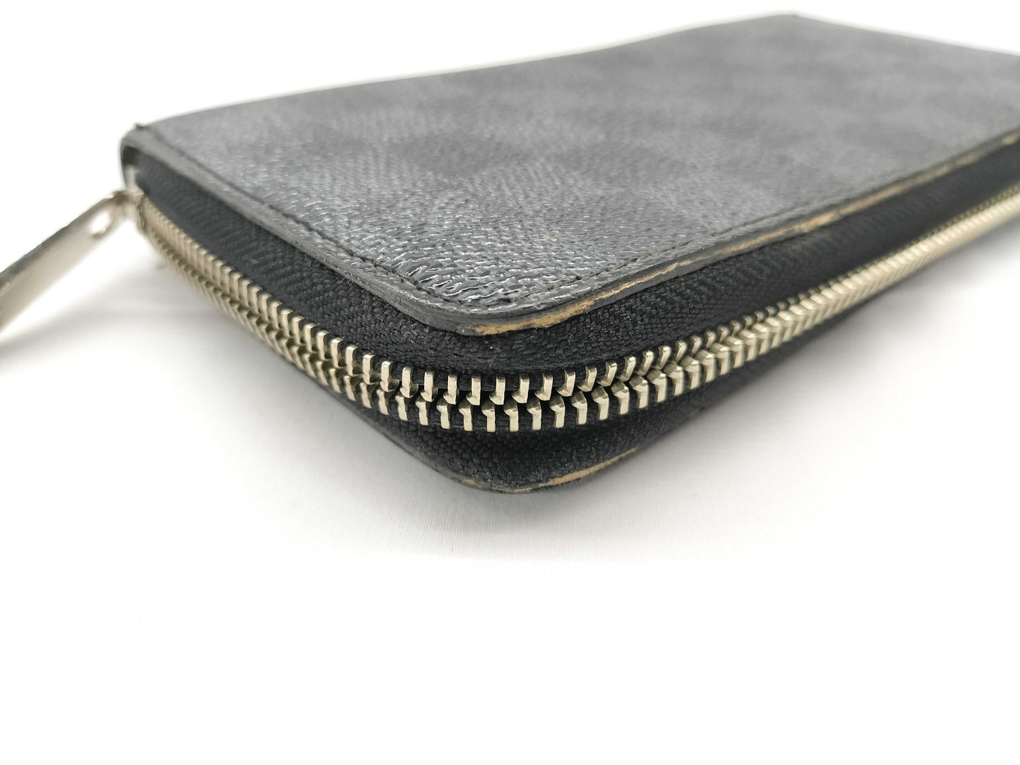 LOUIS VUITTON Damier Zippy Wallet