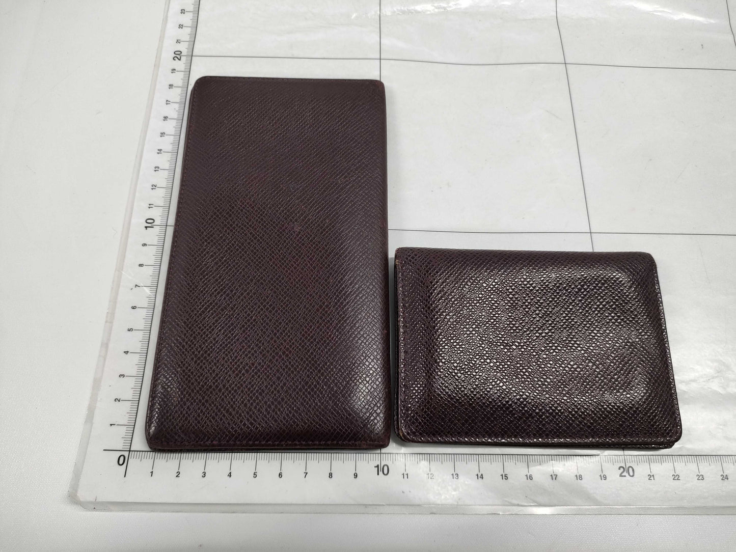 LOUIS VUITTON Taiga Credit Wallet, Agenda, and Pass Case Set Wallet