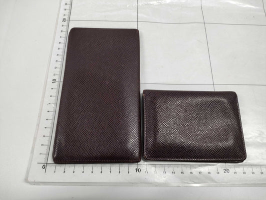 LOUIS VUITTON Taiga Credit Wallet, Agenda, and Pass Case Set Wallet