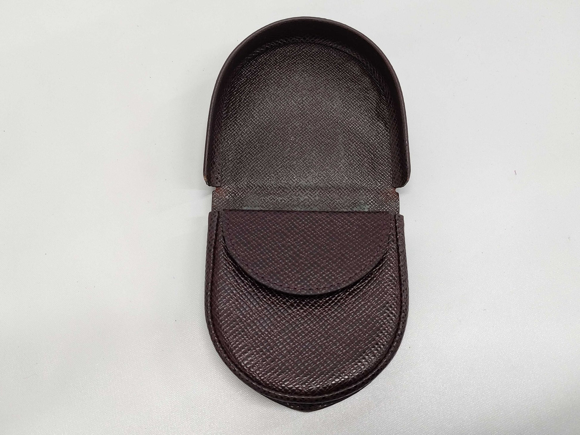 LOUIS VUITTON Taiga Porte Monnaie Cubetto Coin Case