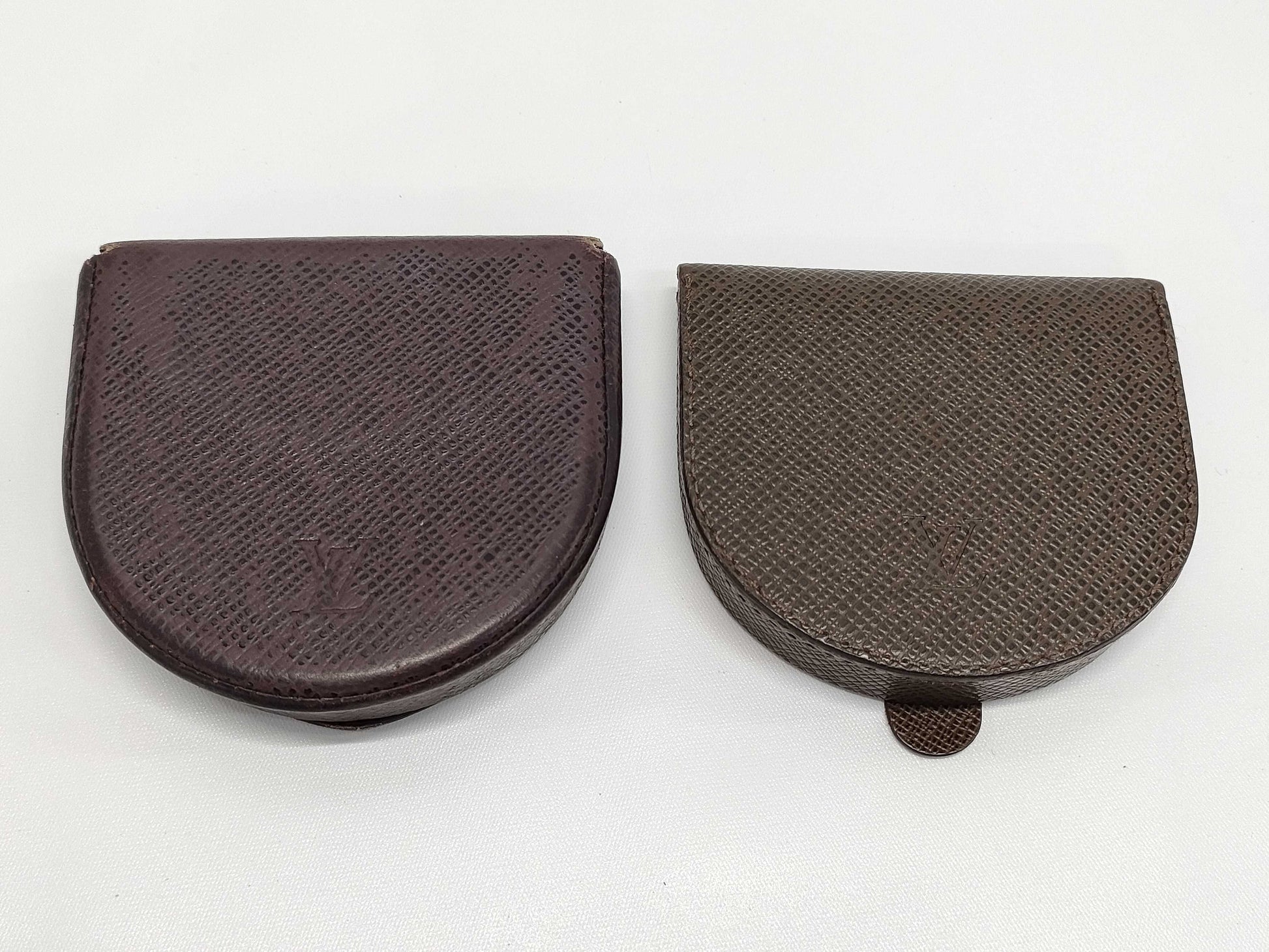LOUIS VUITTON Taiga Porte Monnaie Cubetto Coin Case