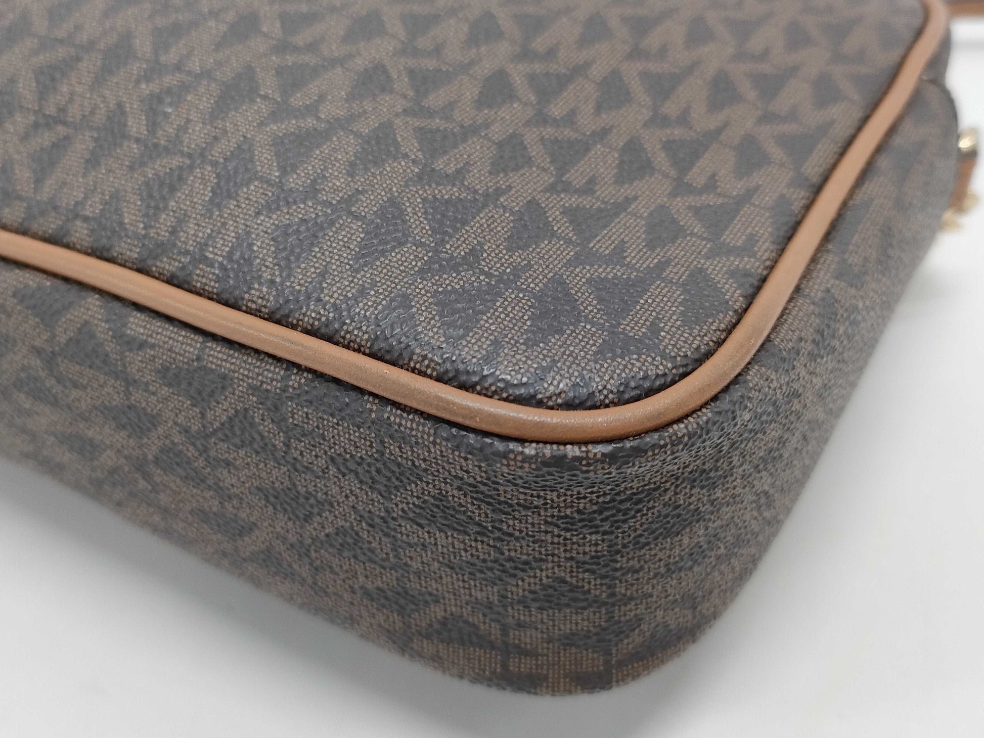 Michael Kors Chain Shoulder Bag