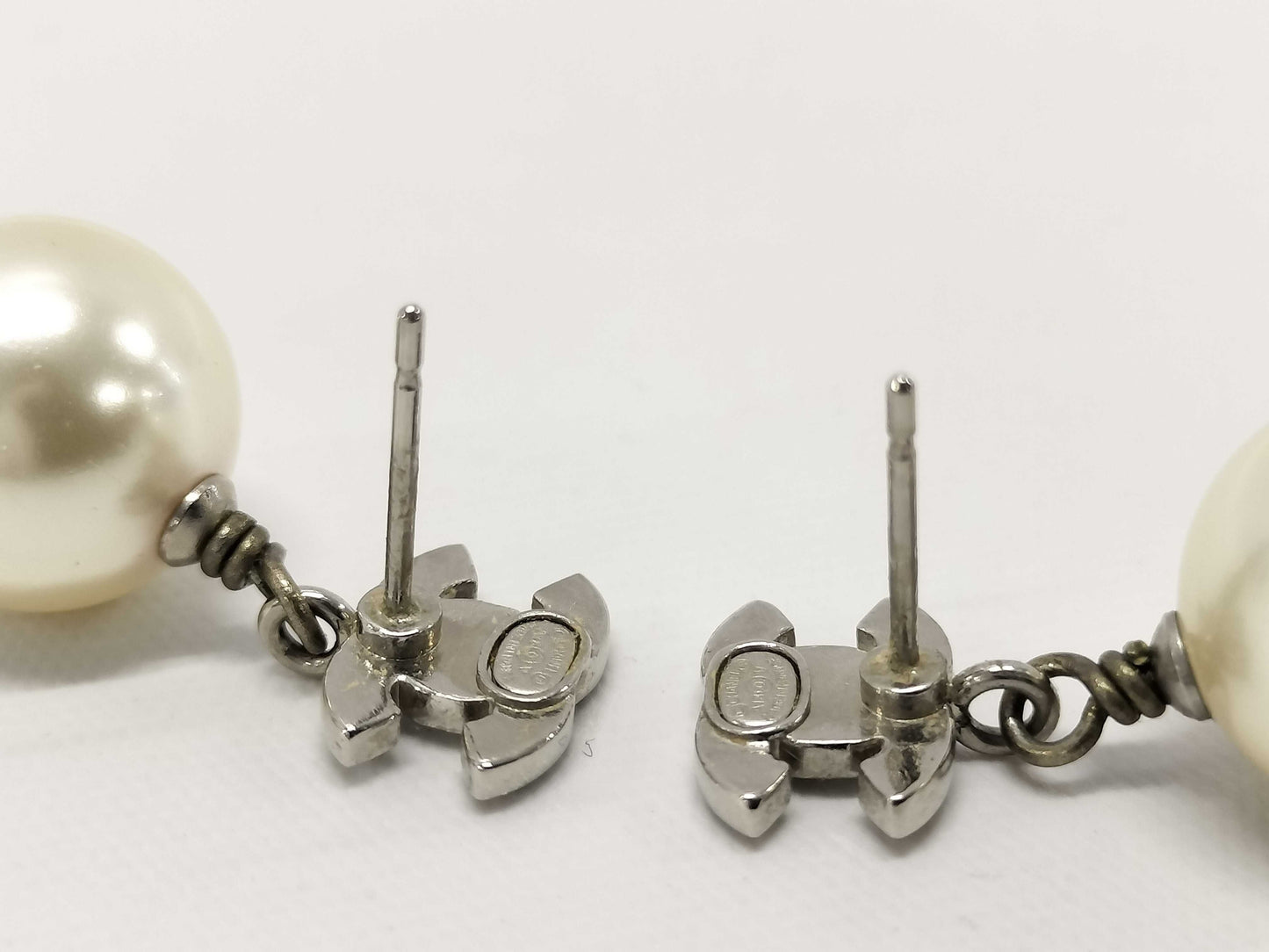 CHANEL Pearl Earrings A18 Earrings