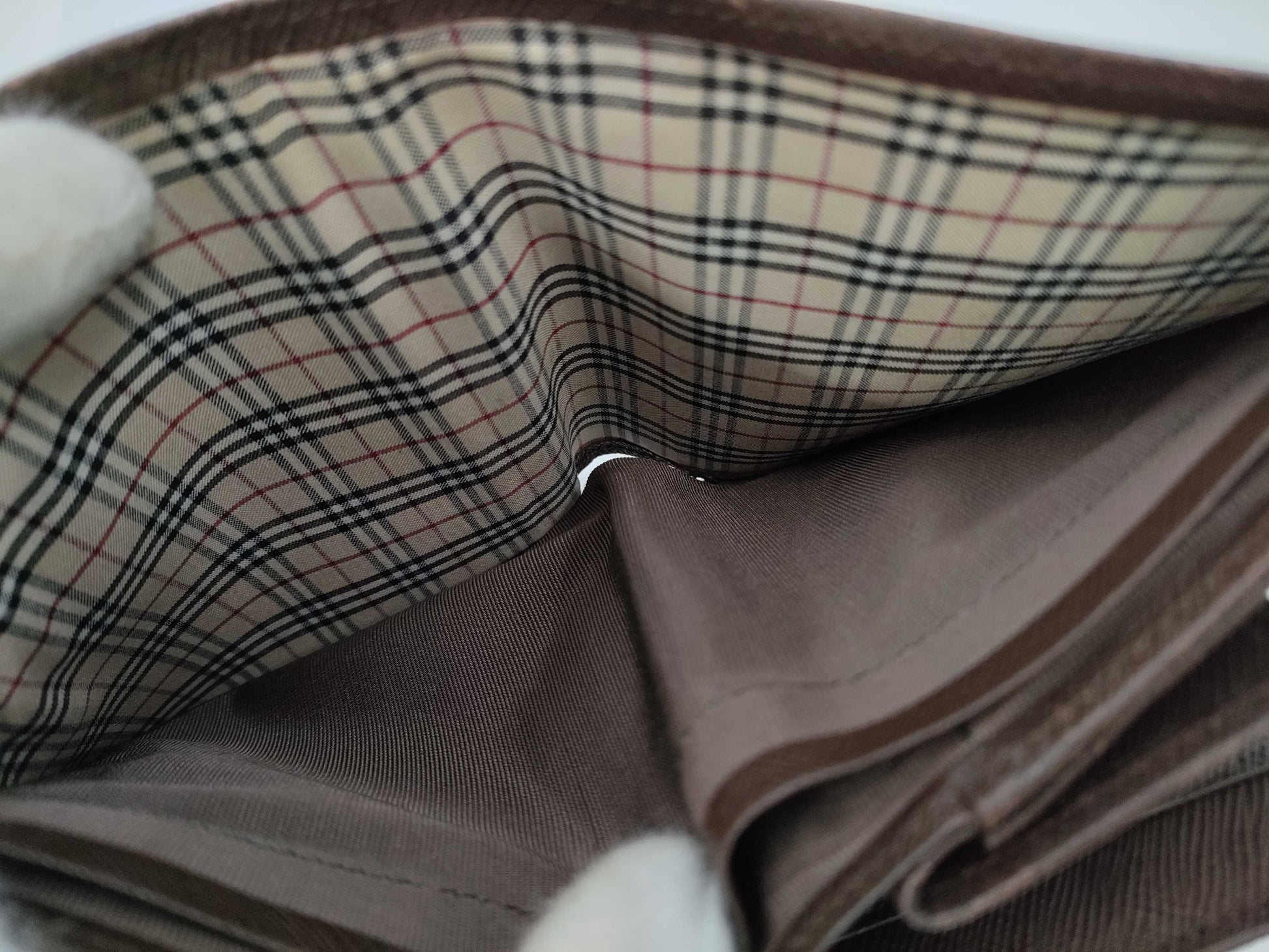 LOUIS VUITTON/Burberry/Gucci Wallet and Accessory Set