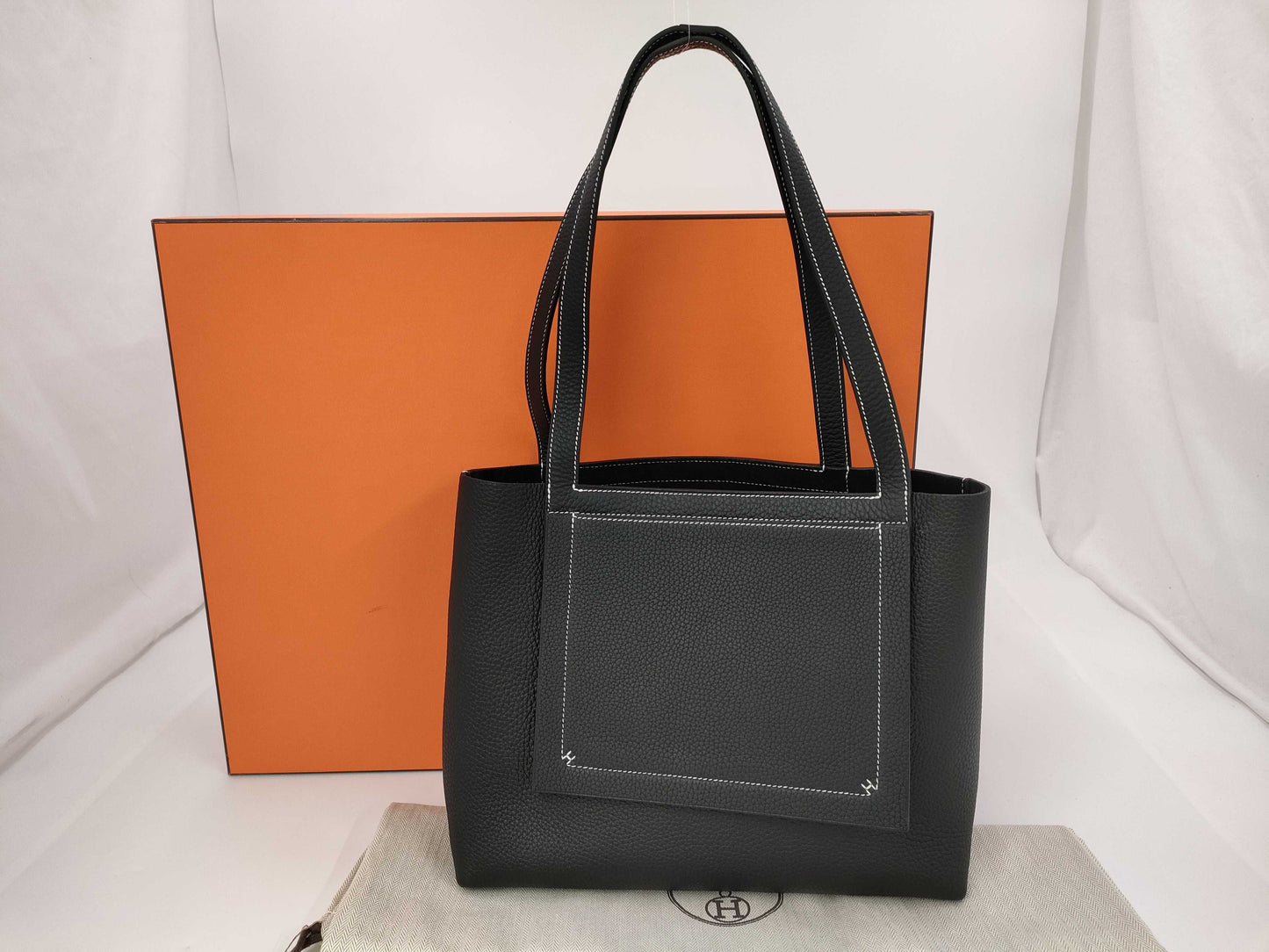 HERMES Cabasellier 31 Trion Black W-Engraved Shoulder Bag
