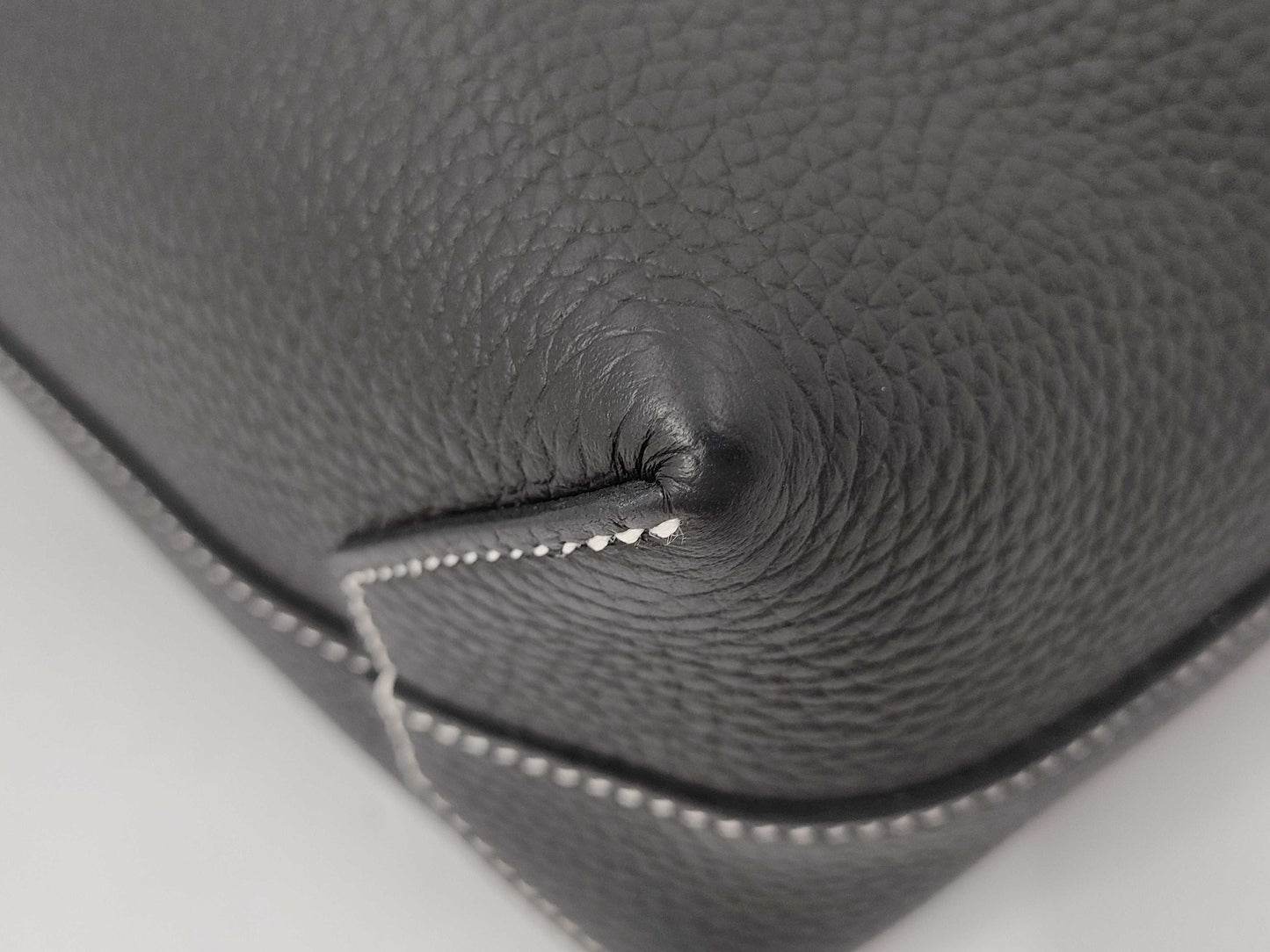 HERMES Cabasellier 31 Trion Black W-Engraved Shoulder Bag