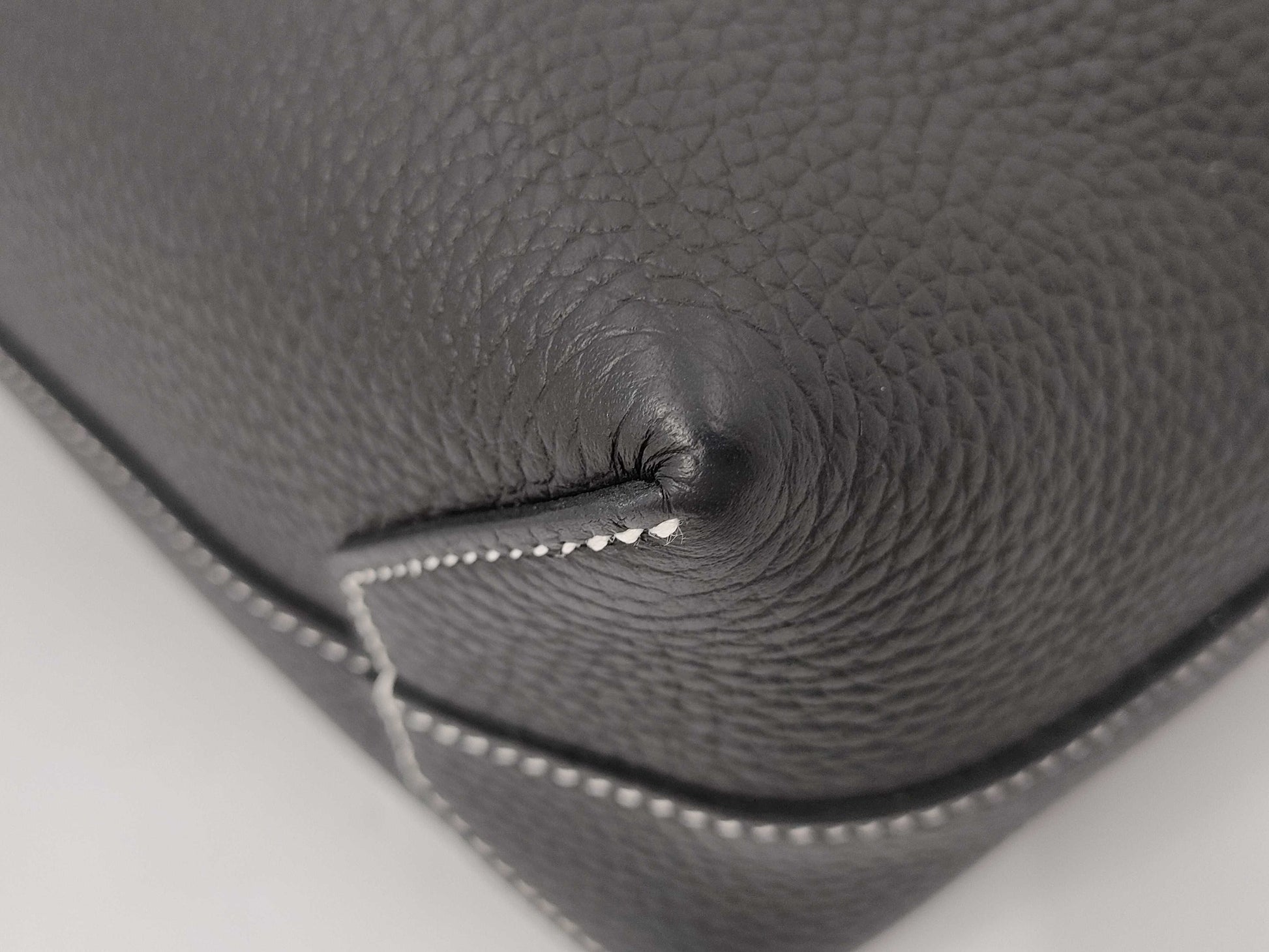 HERMES Cabasellier 31 Trion Black W-Engraved Shoulder Bag