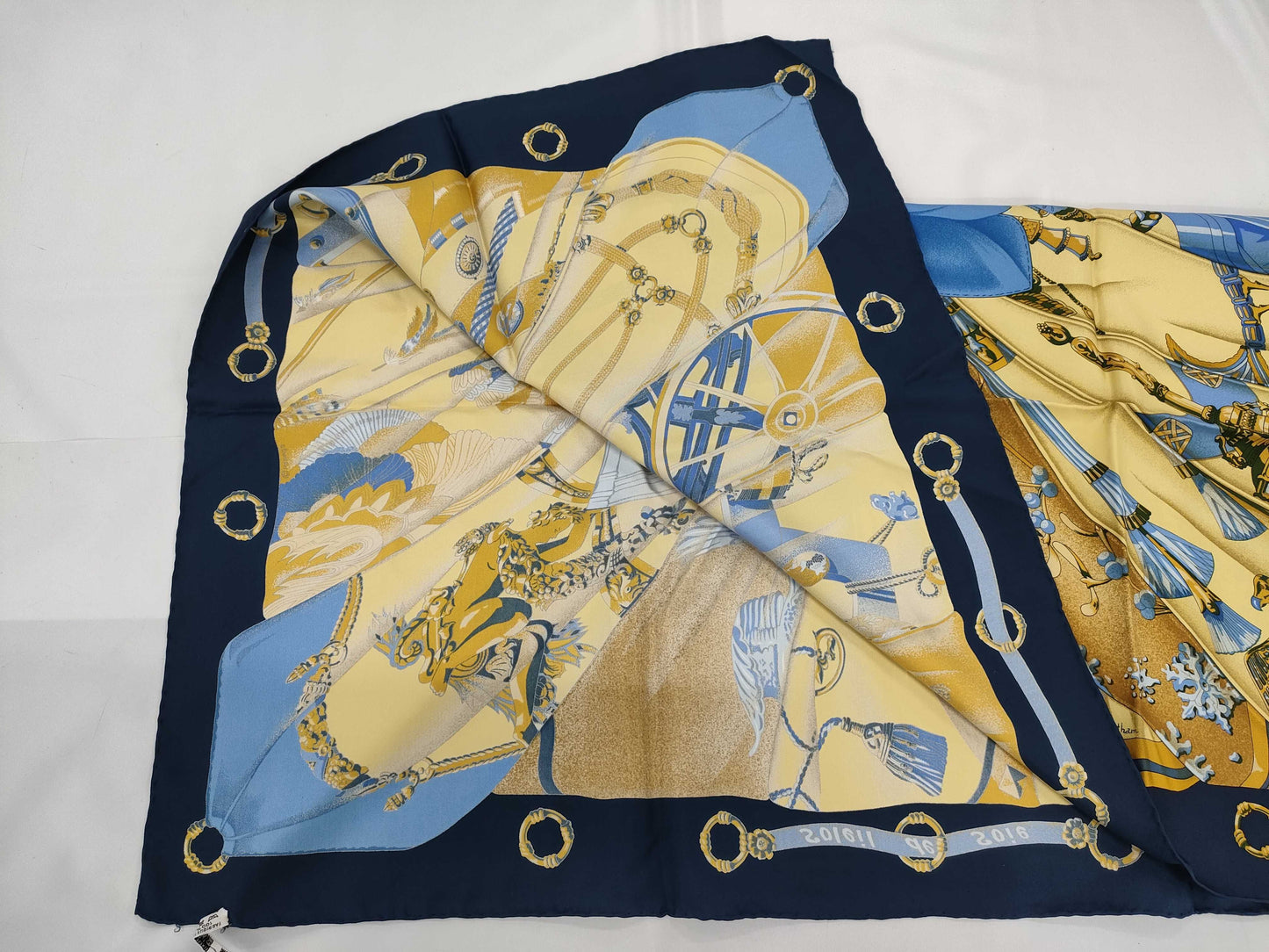 HERMES Carré 90 Soleil de Soie Silk Sun Scarf