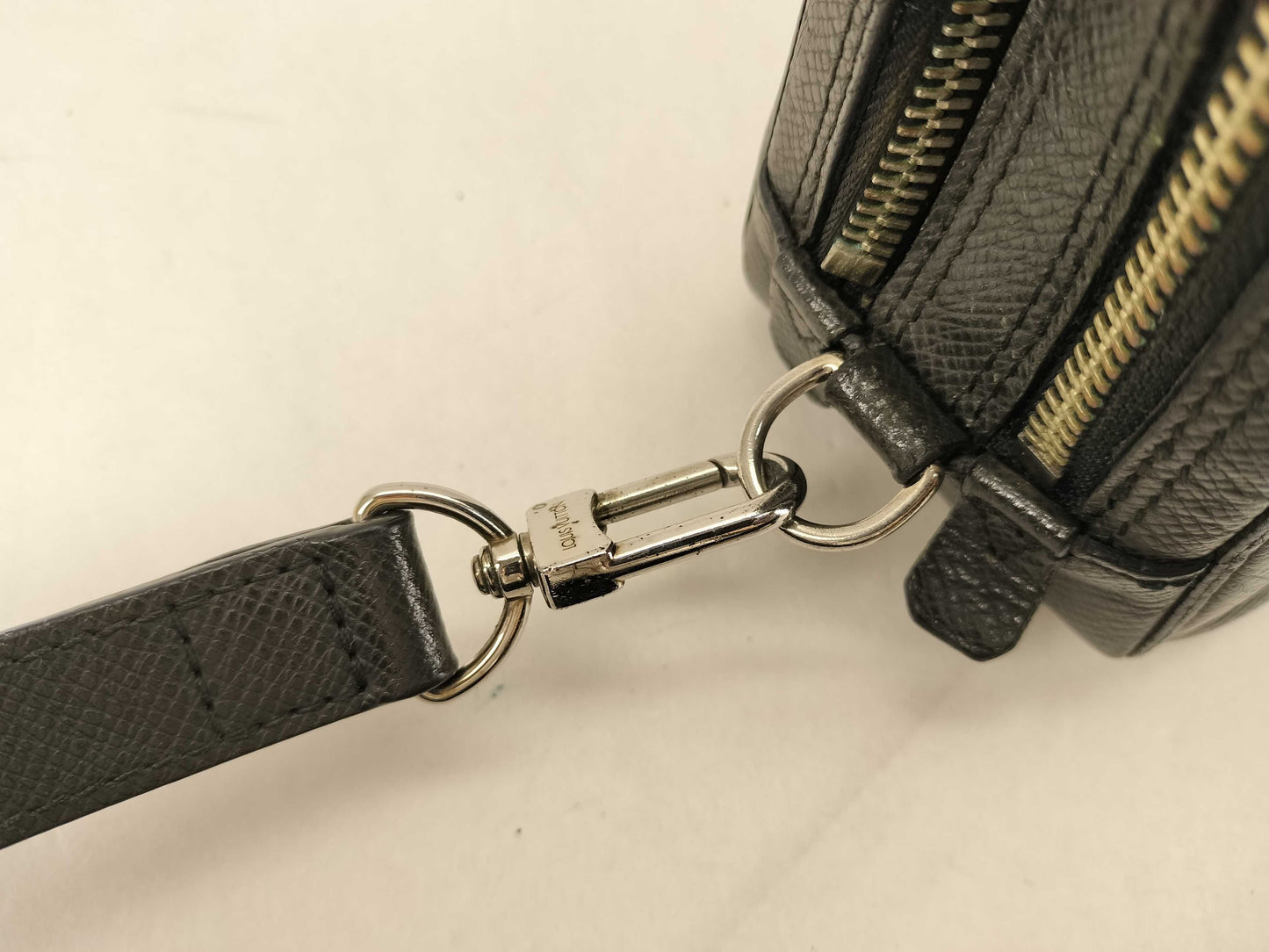 LOUIS VUITTON Taiga Second Bag