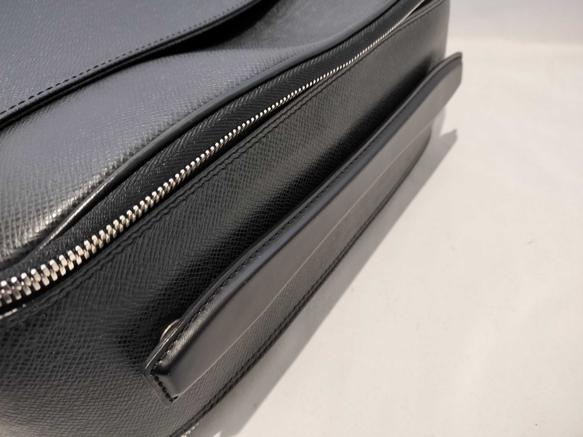 LOUIS VUITTON Taiga Tula/2WAY Handbag