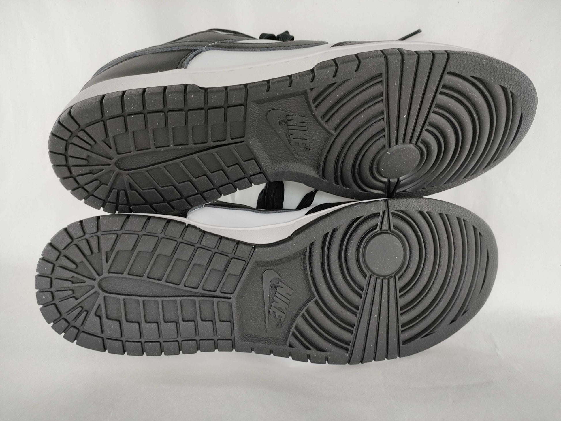 NIKE Dunk Low Retro Men's Sneakers Black and White