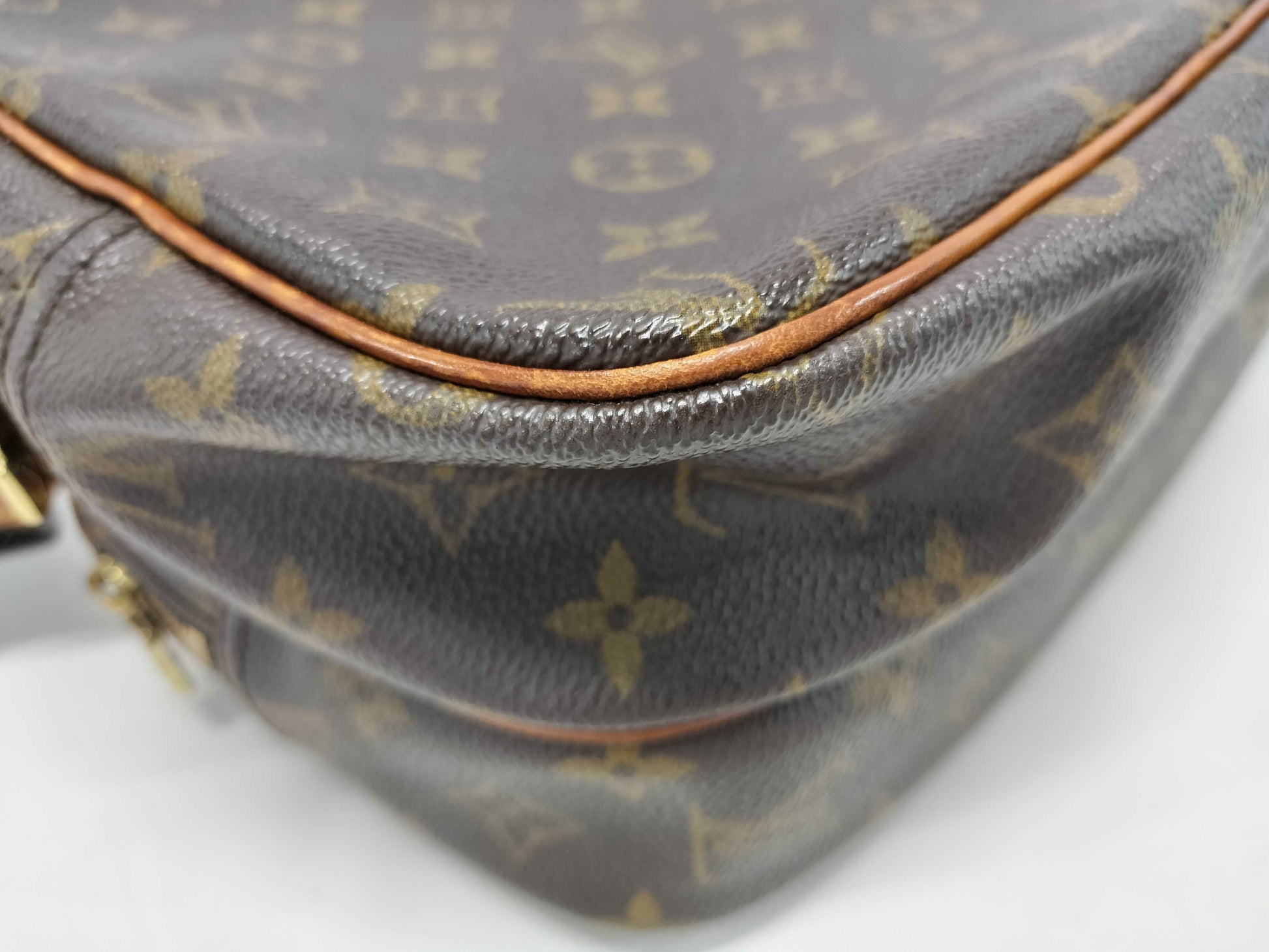 LOUIS VUITTON Monogram Reporter Shoulder Bag
