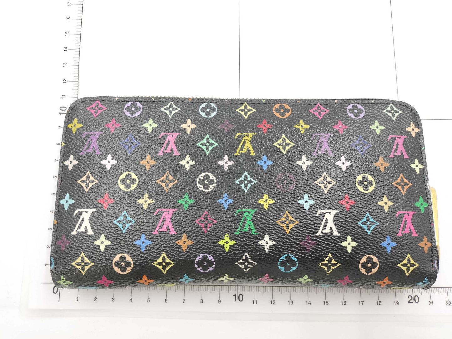 LOUIS VUITTON Zippy Wallet