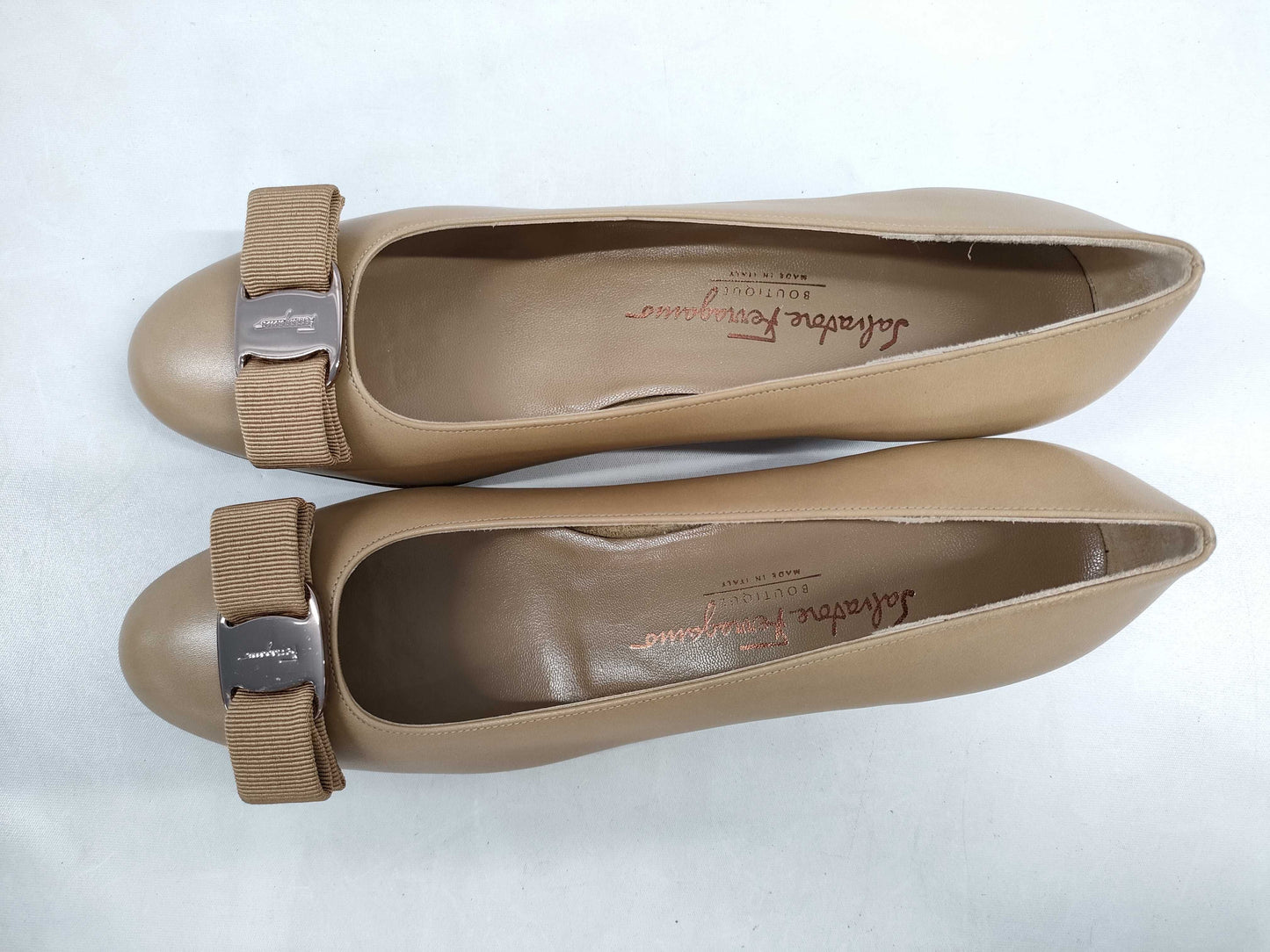 Salvatore Ferragamo Vara Leather Pumps