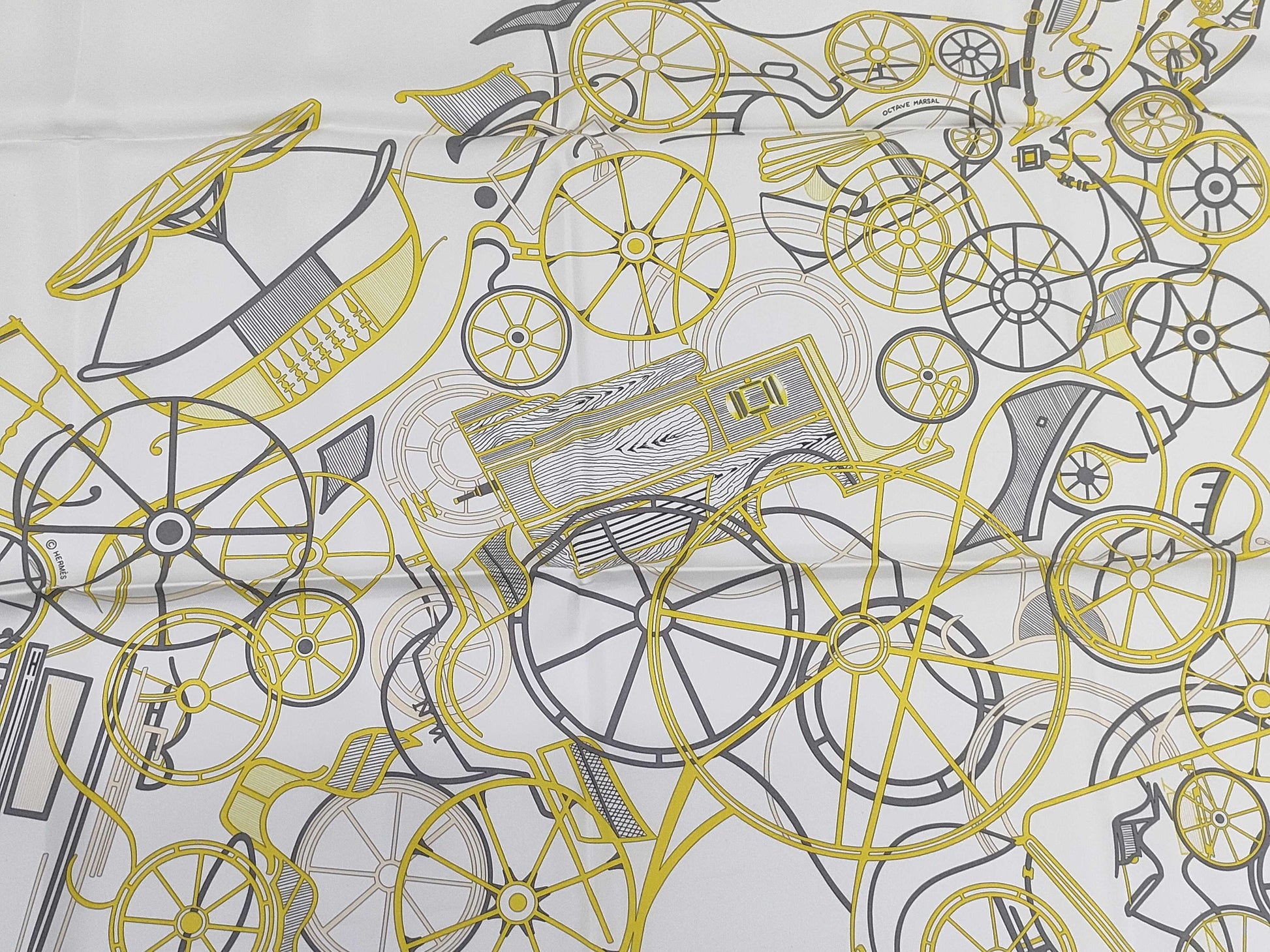 HERMES Carre Scarf