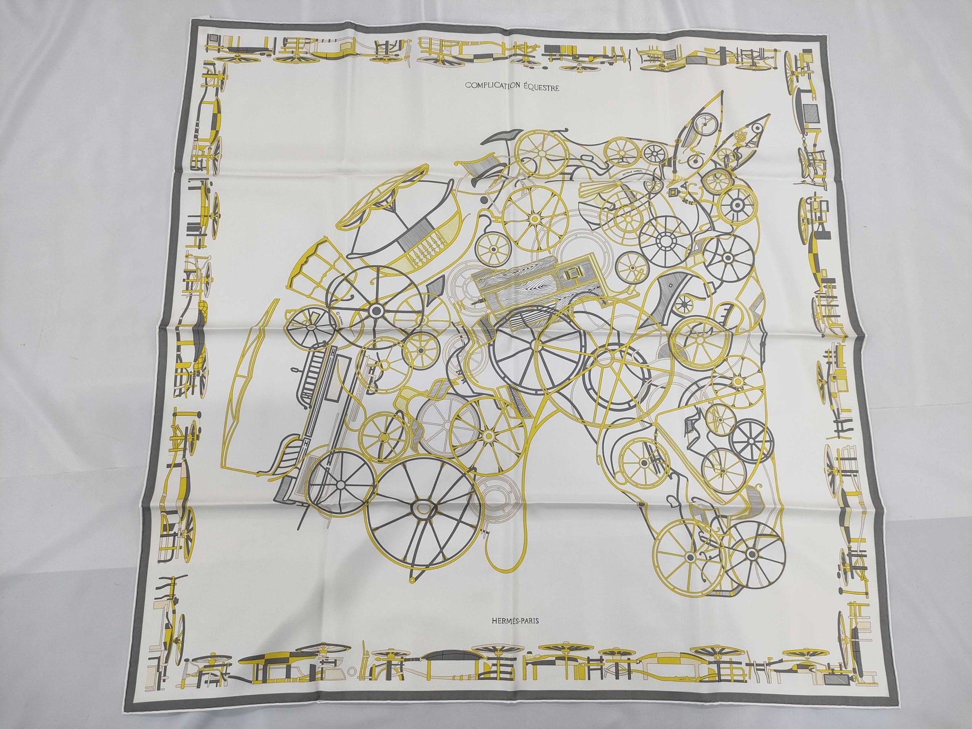 HERMES Carre Scarf