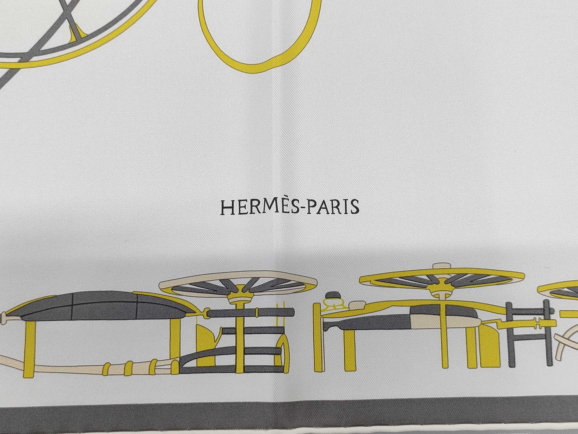 HERMES Carre Scarf