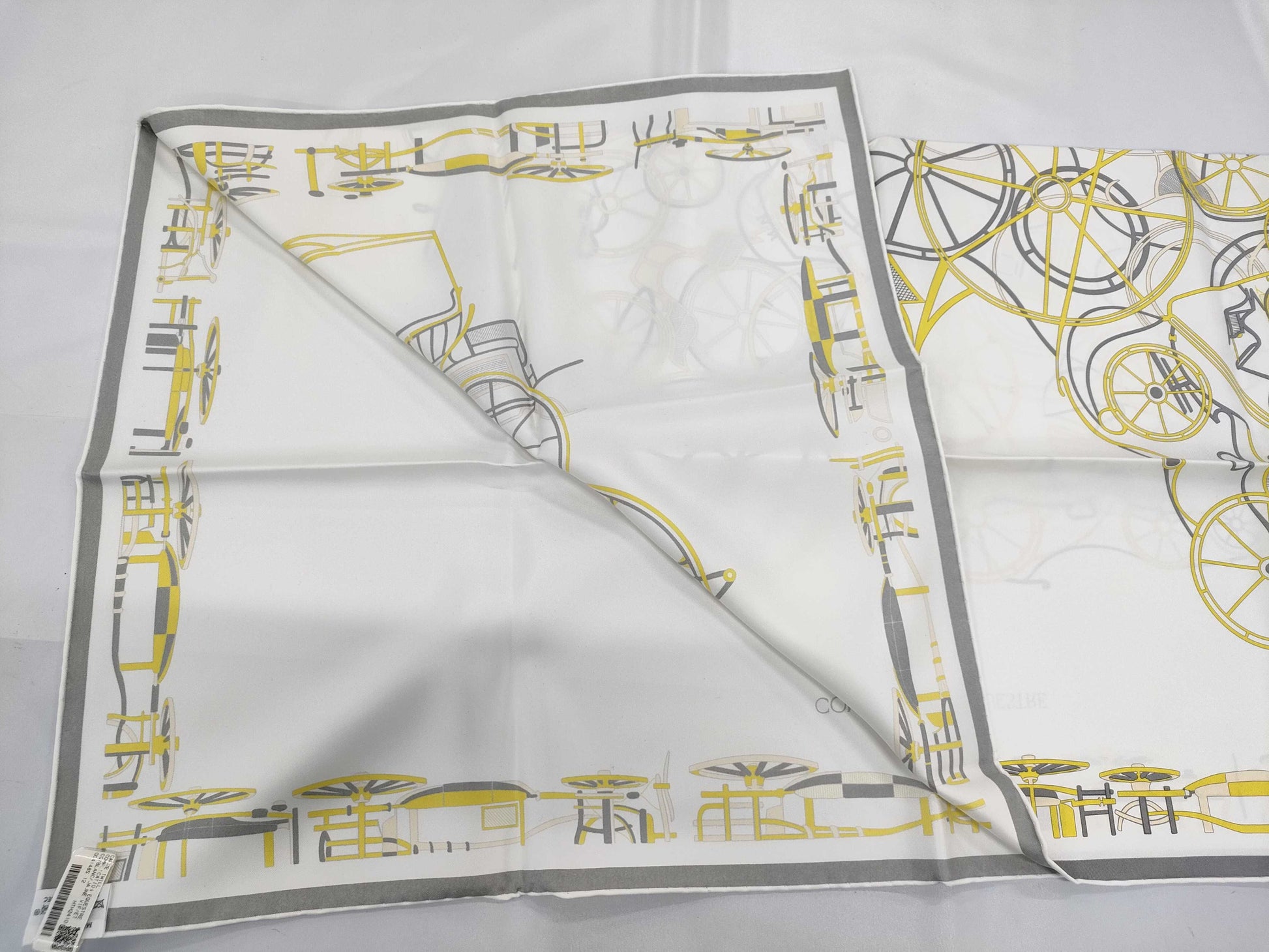 HERMES Carre Scarf