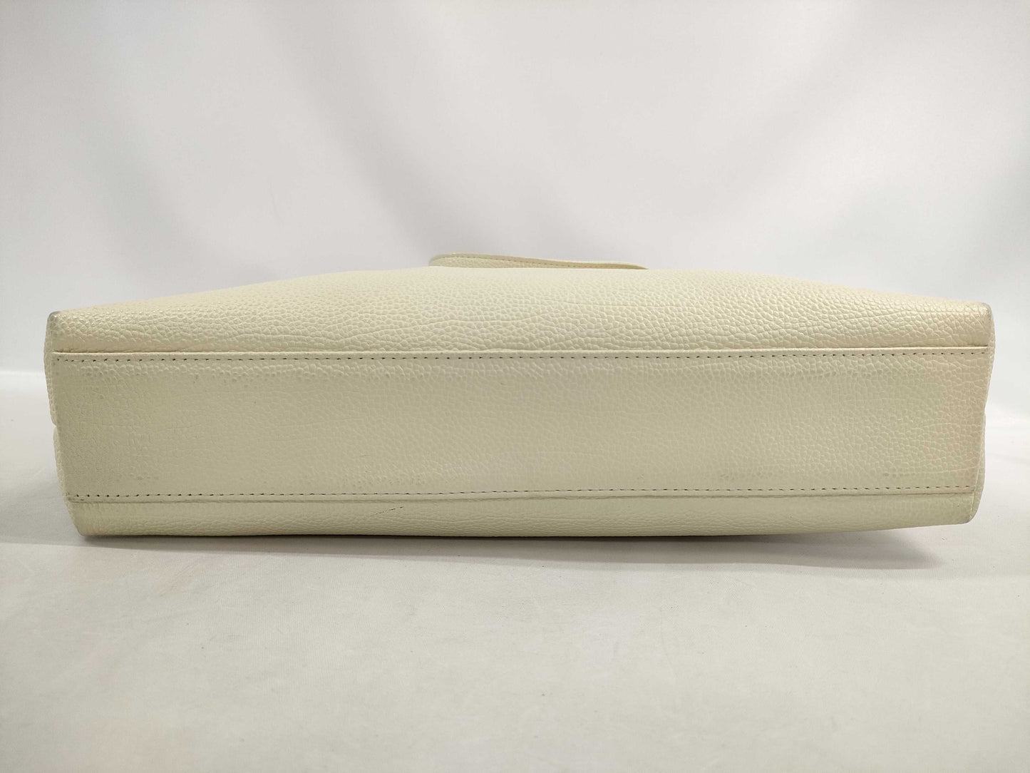 Yves Saint Laurent Leather Handbag